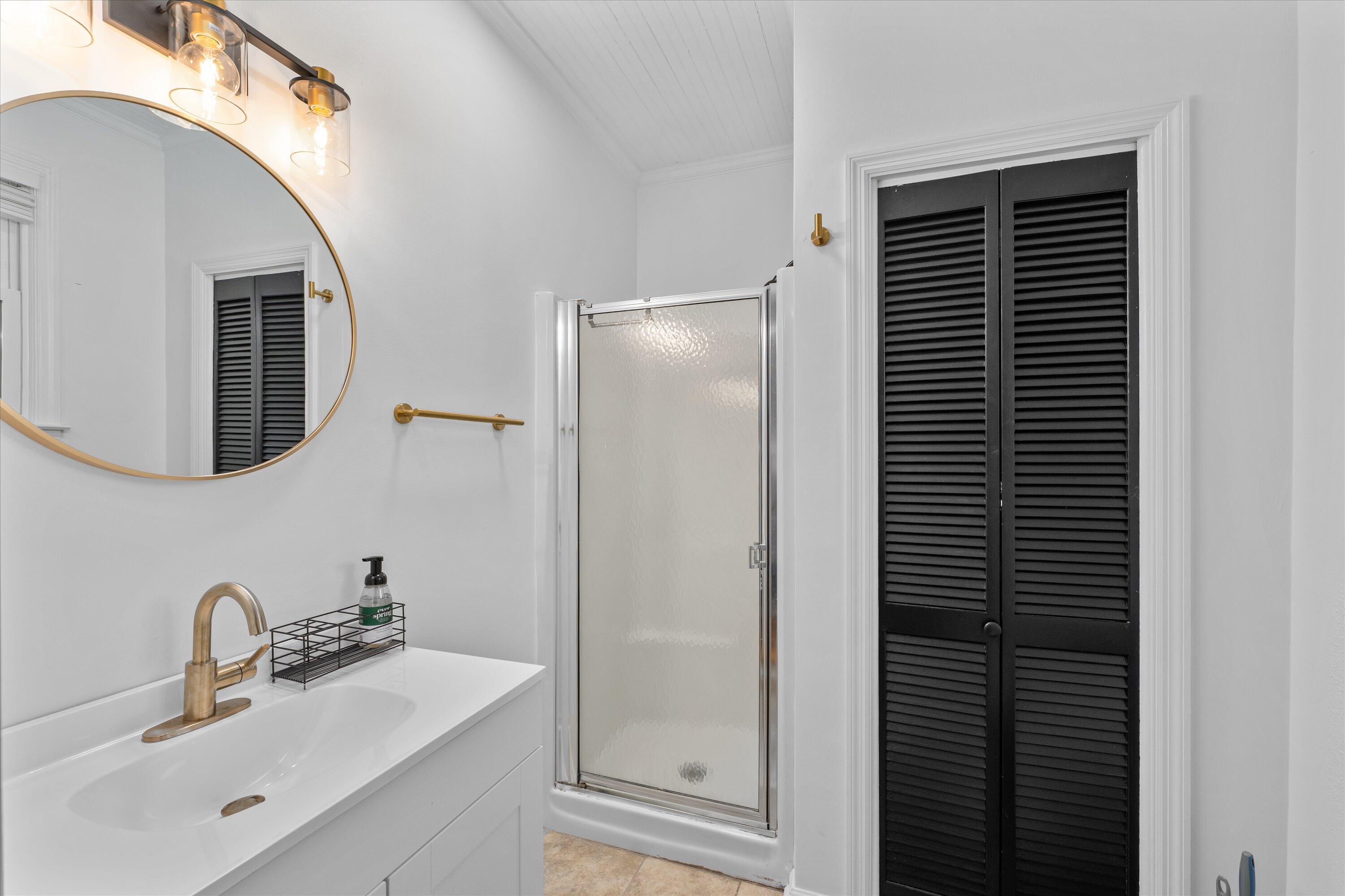 1738 Kissingbower Road