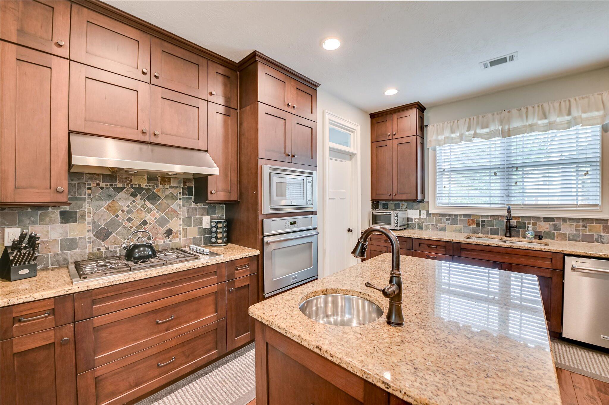 511 Fort Augusta Street