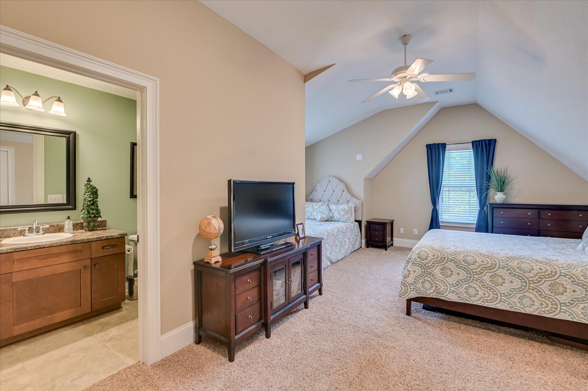 511 Fort Augusta Street