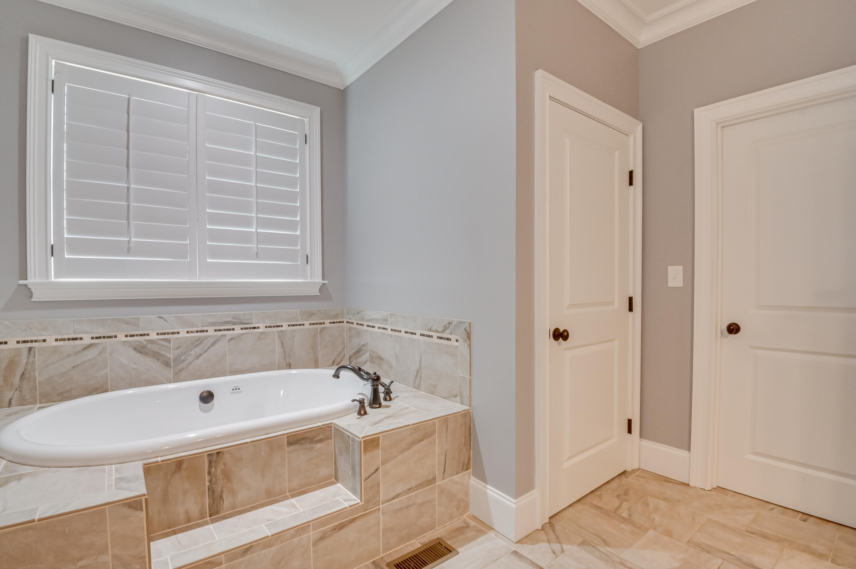 644 Emerald Crossing