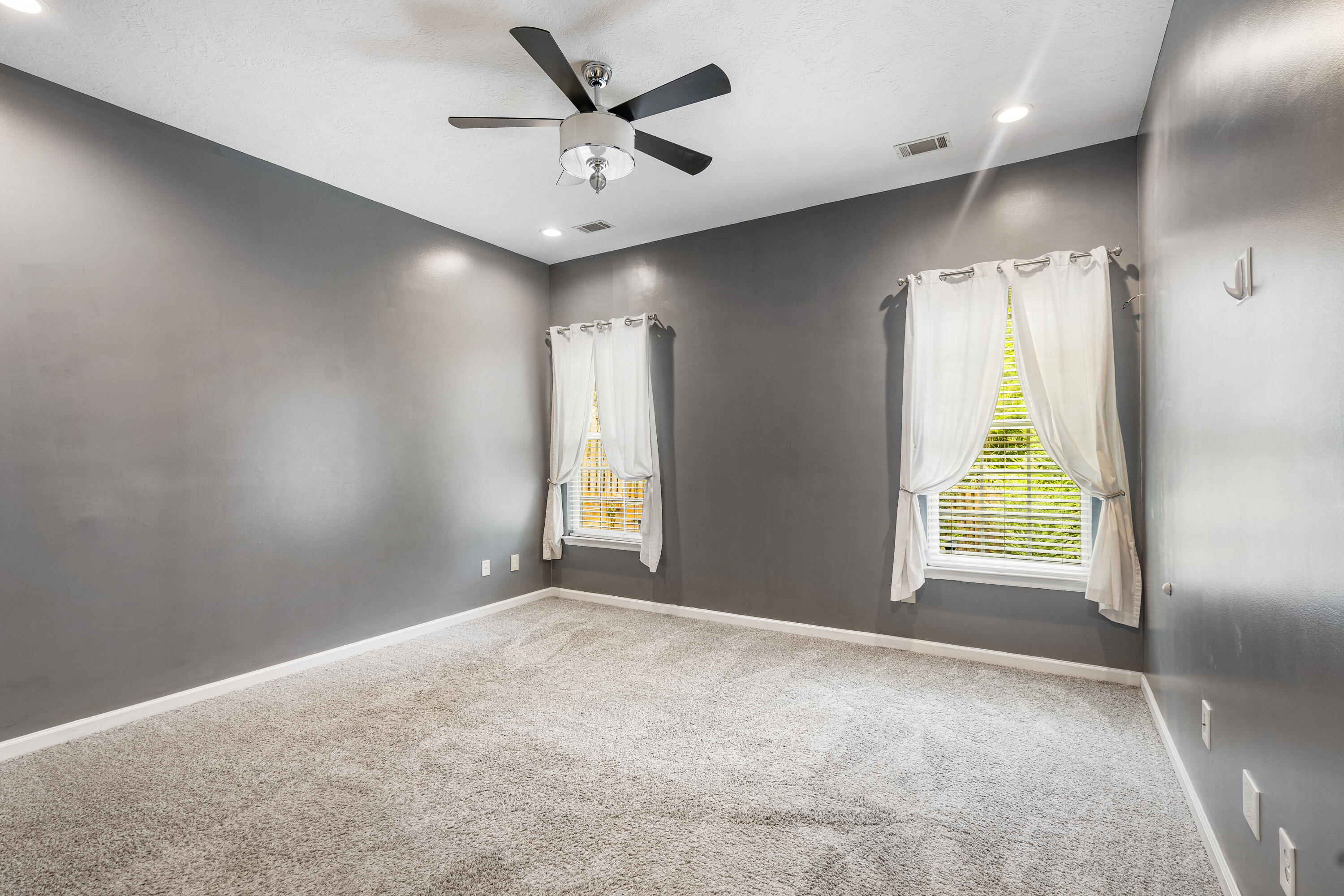 4704 Park Ridge Court