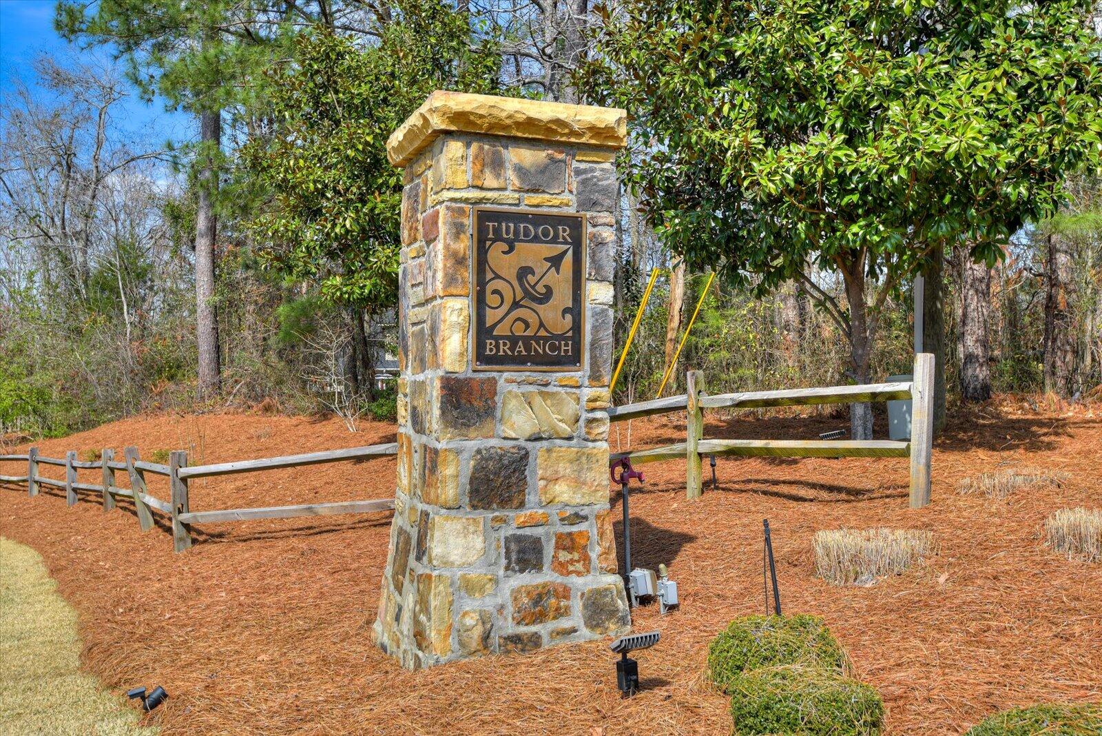 957 Sedgefield Circle