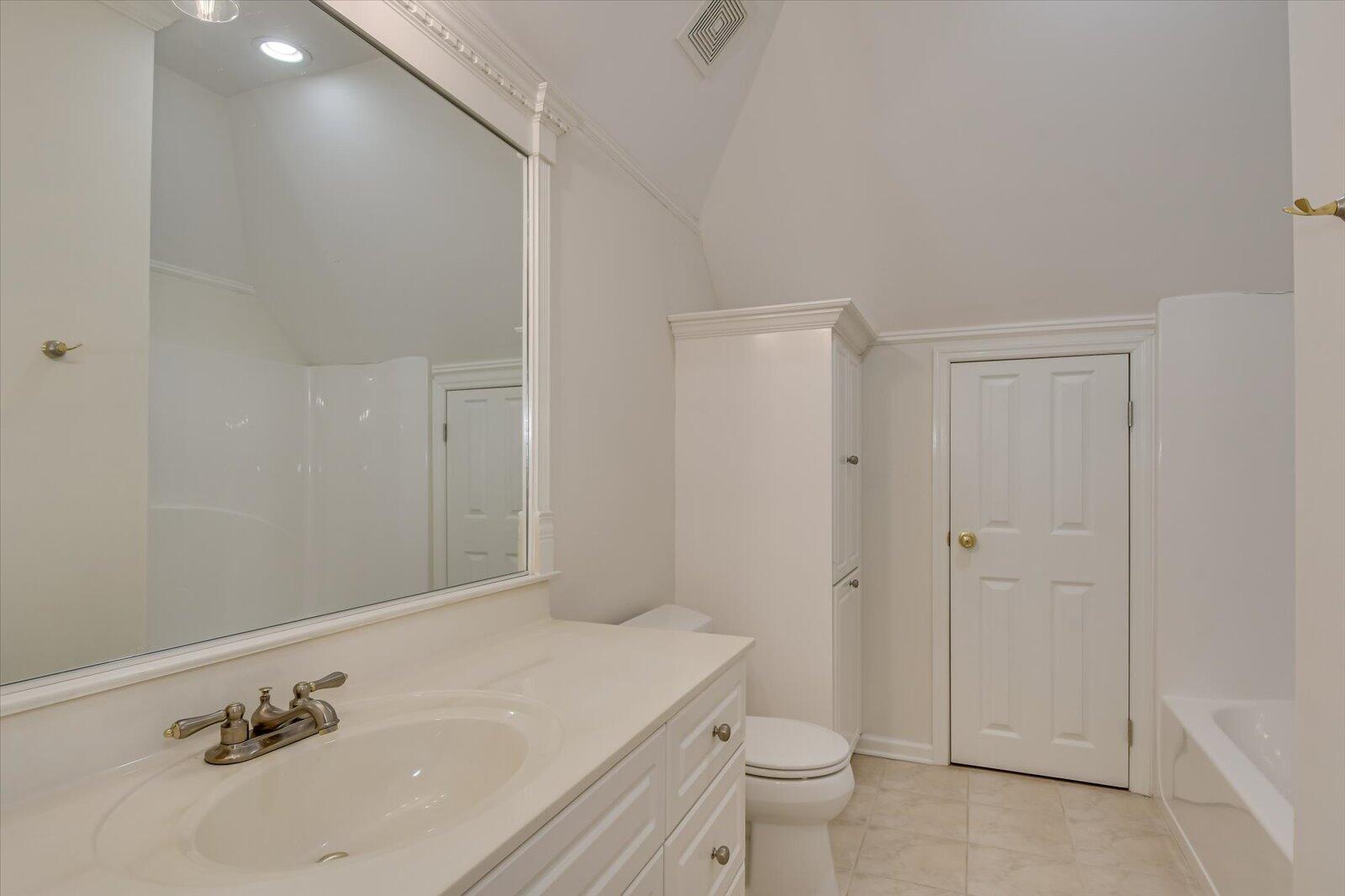 511 Pineview Court