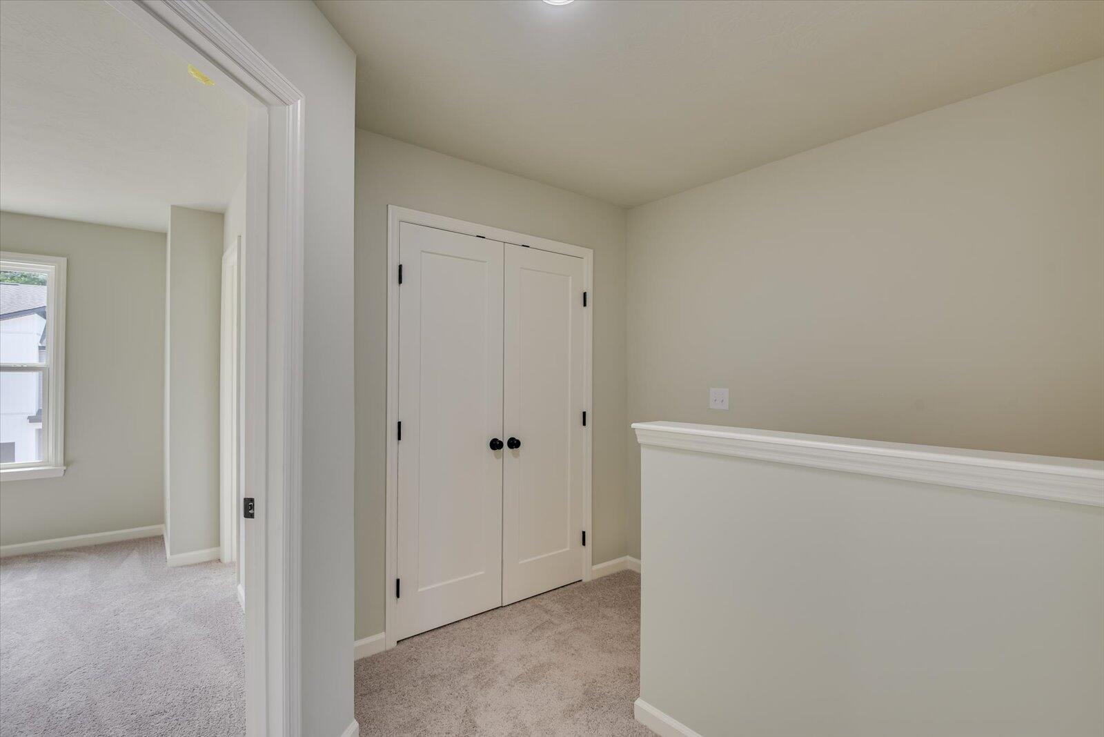 827 Felix Way
