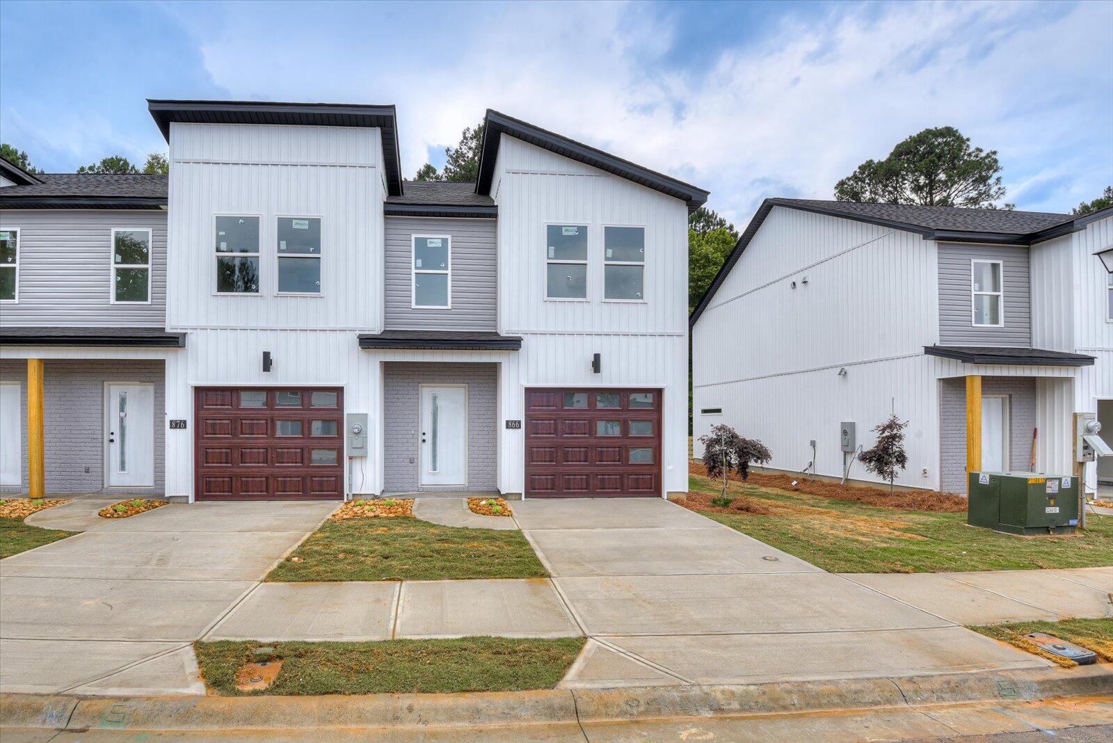 827 Felix Way