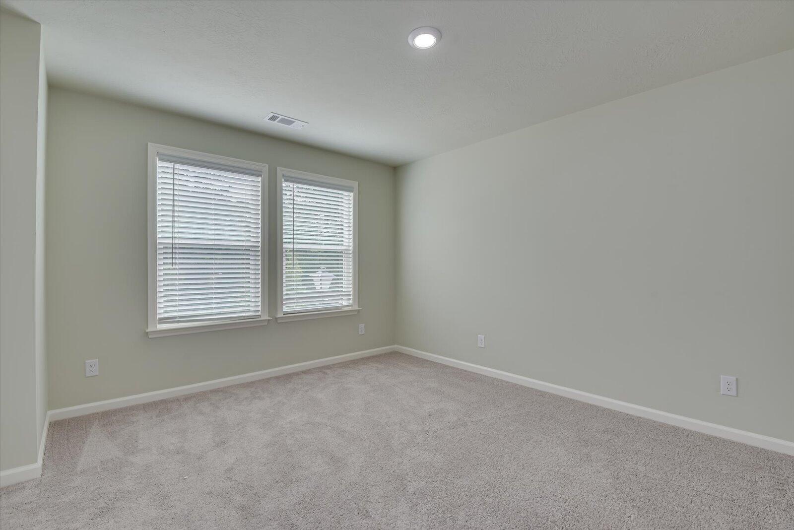 827 Felix Way