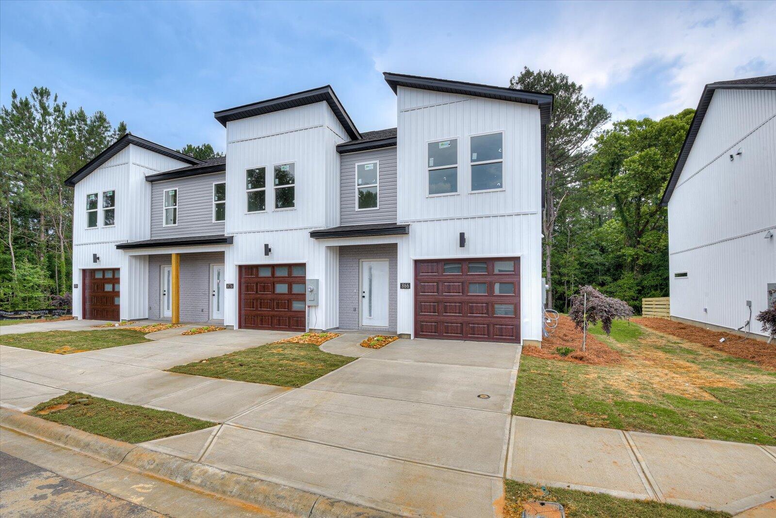 827 Felix Way