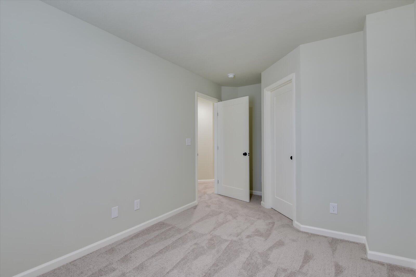827 Felix Way