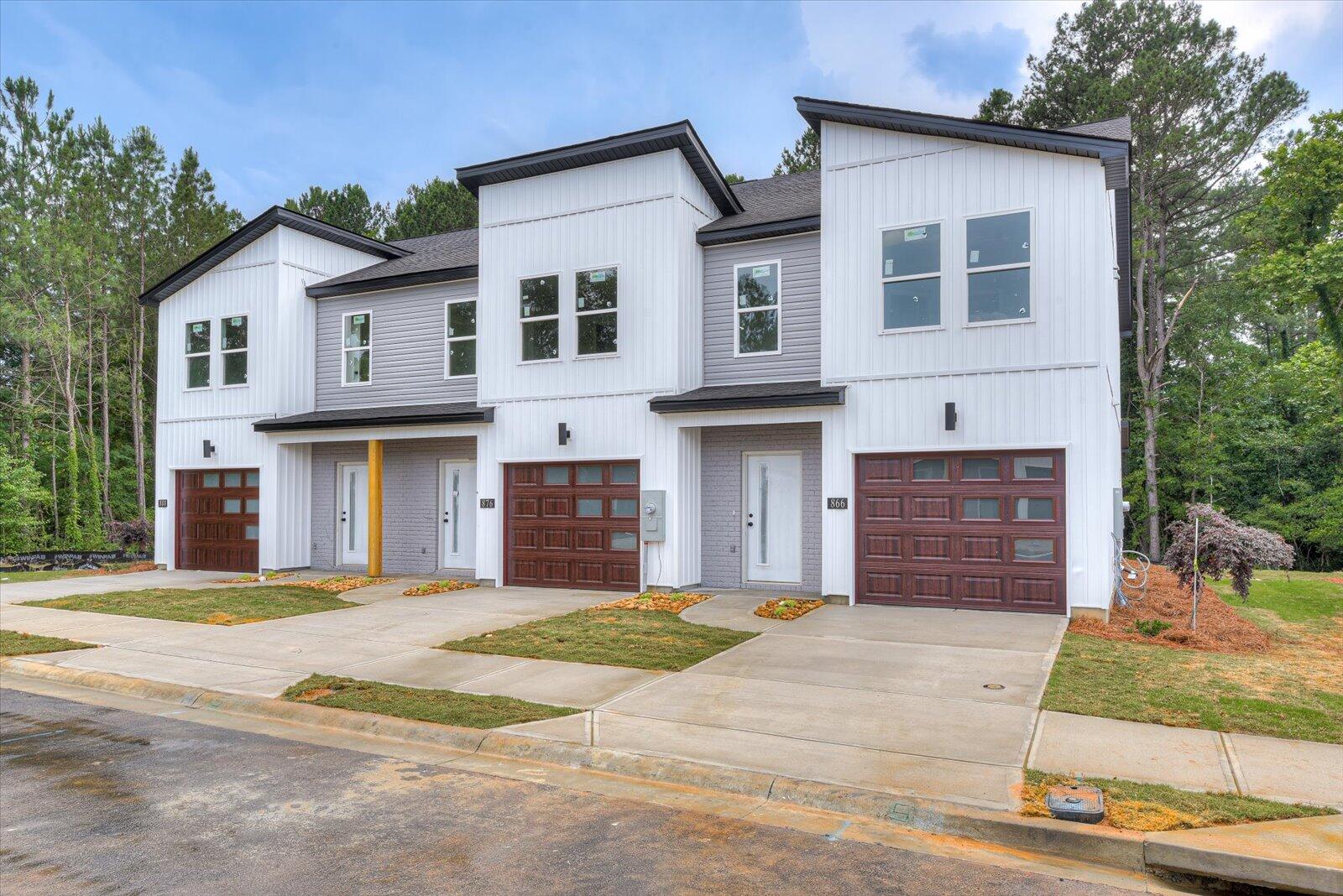 827 Felix Way