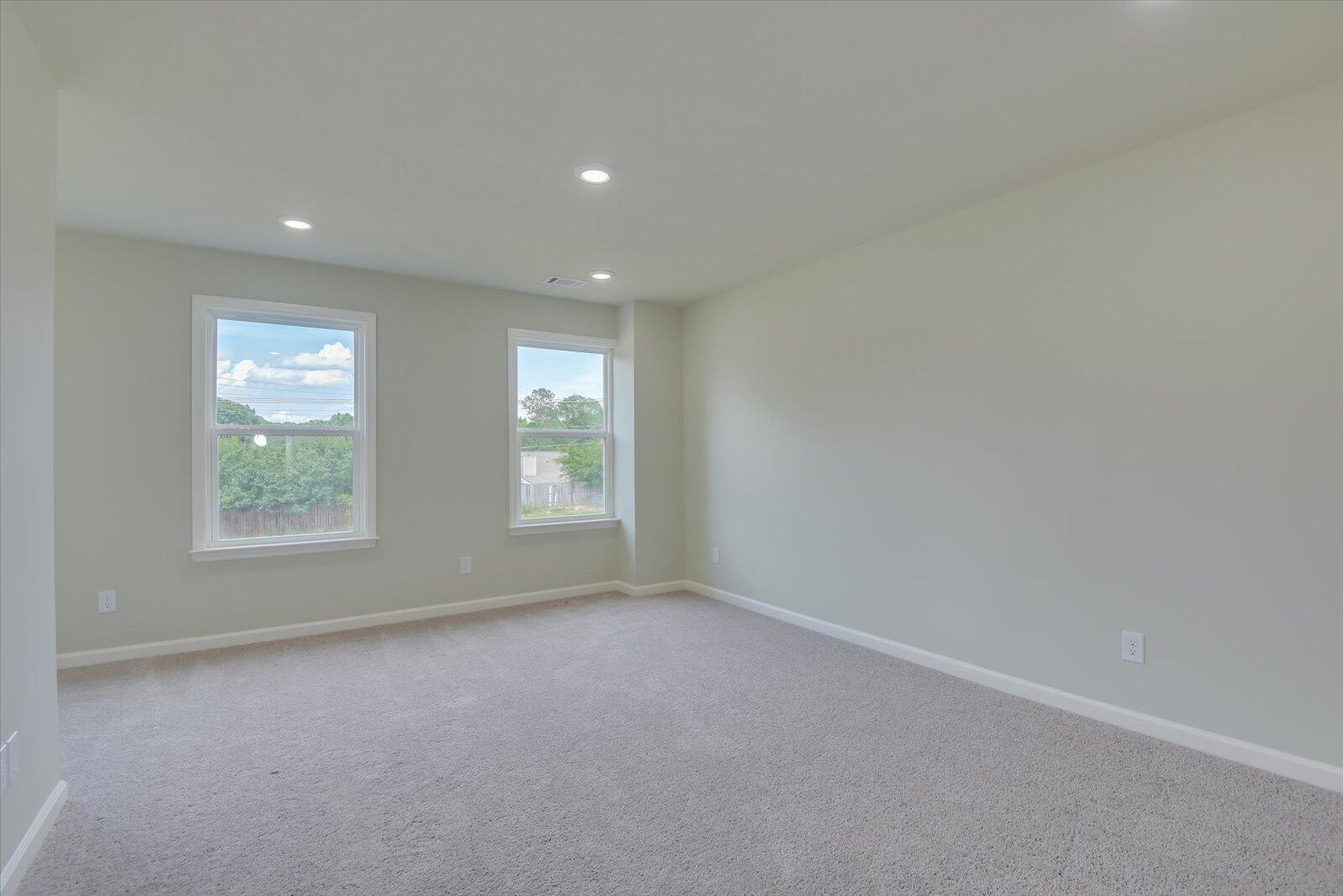 827 Felix Way