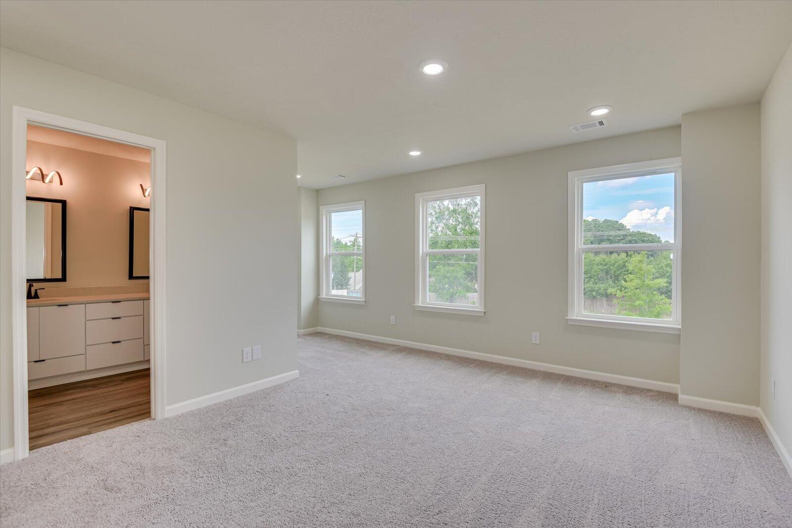 827 Felix Way