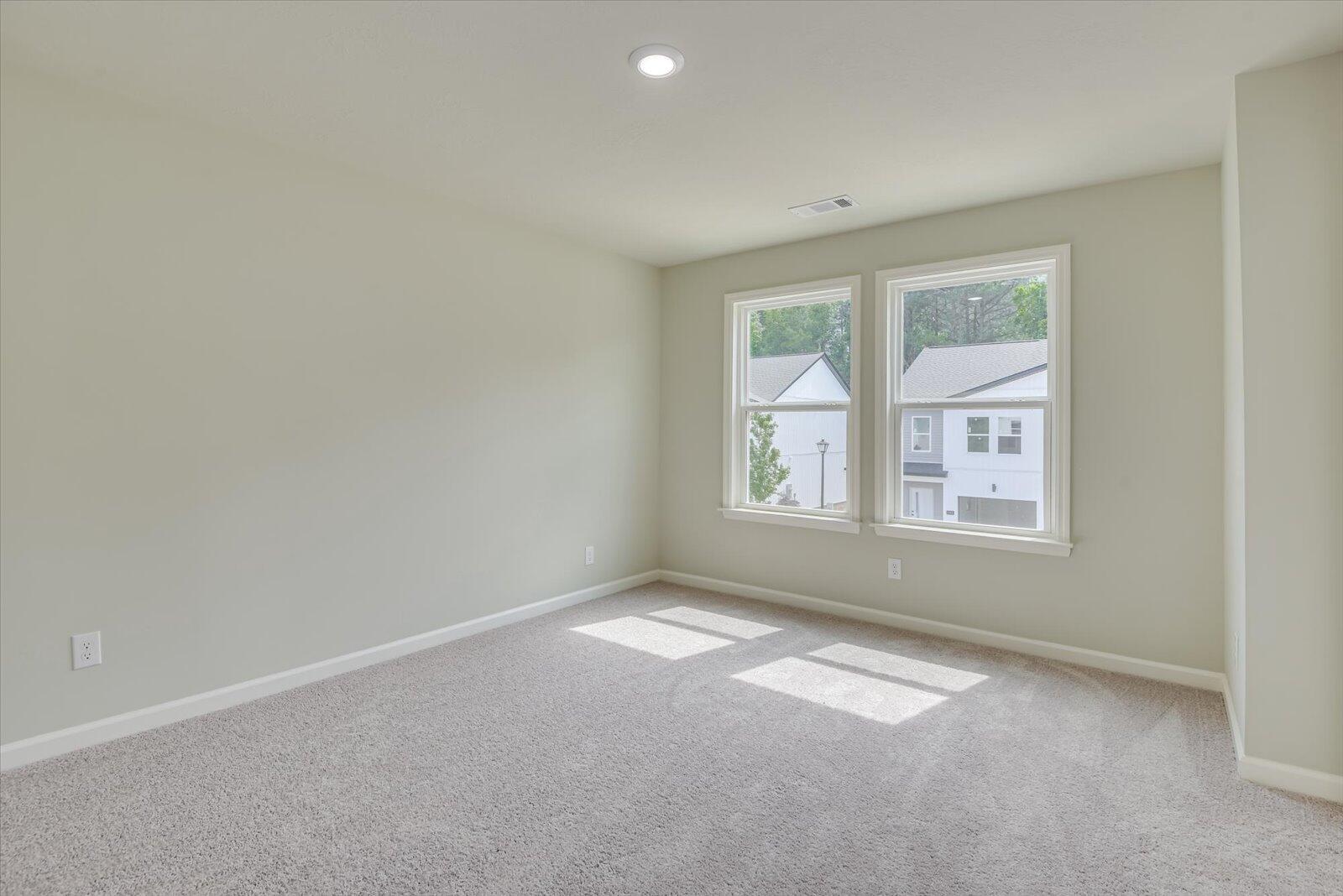 827 Felix Way
