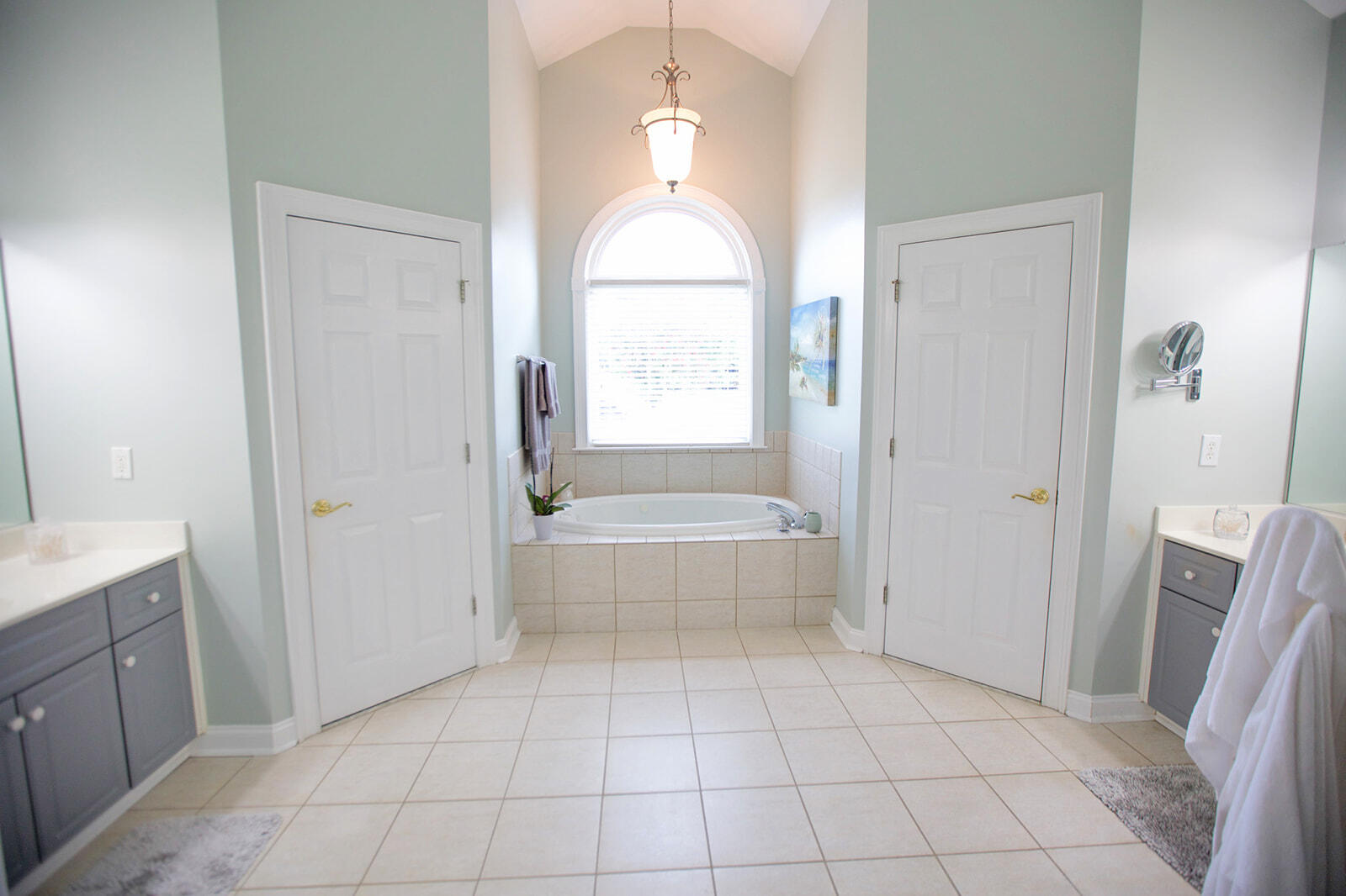 294 River North Drive