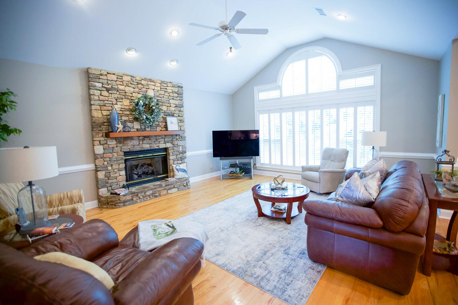 294 River North Drive