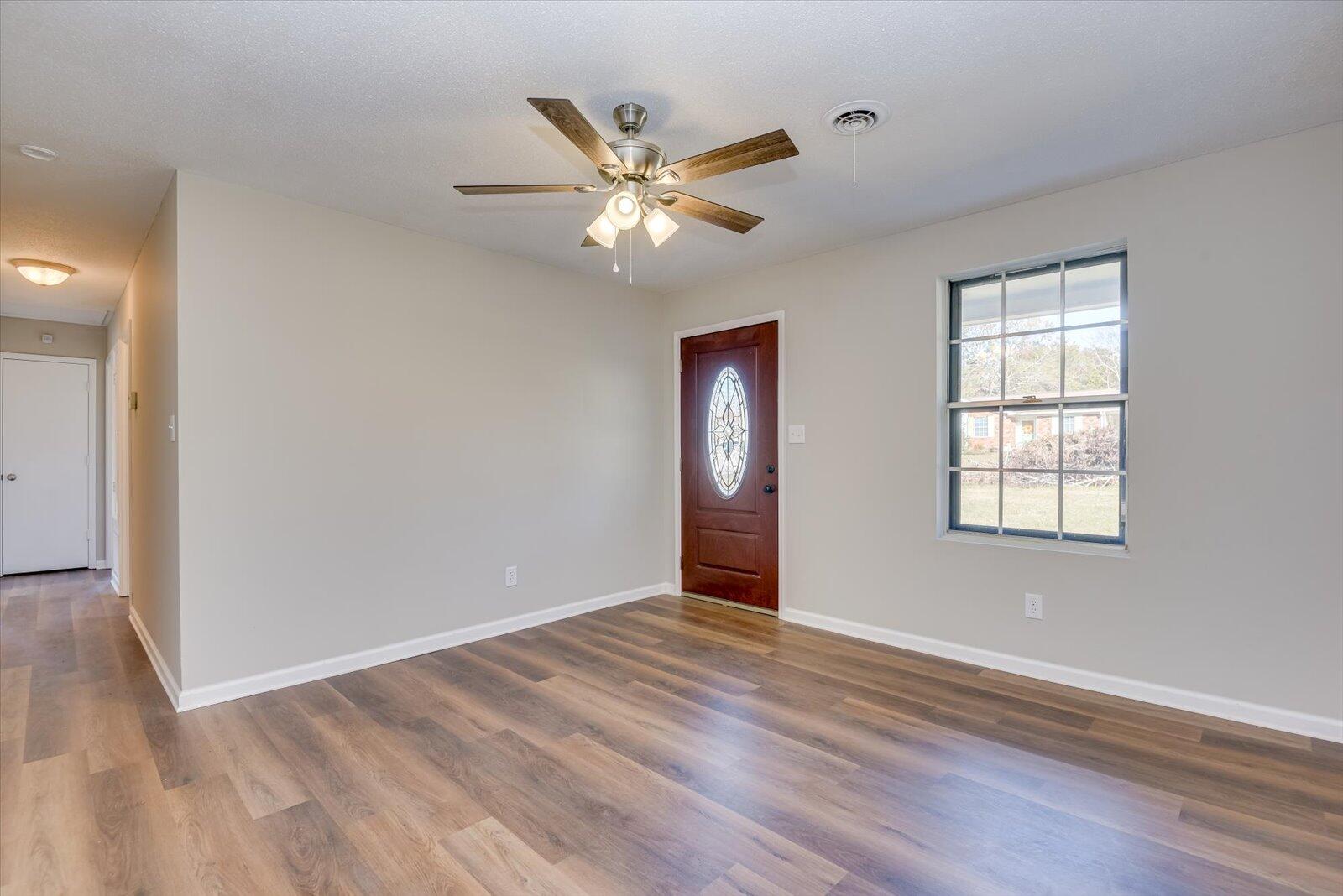 4548 Colonial Road