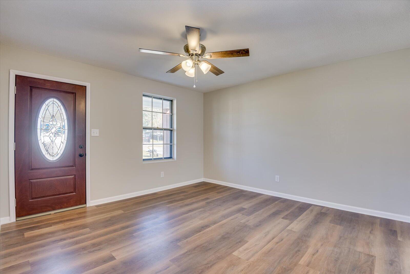 4548 Colonial Road