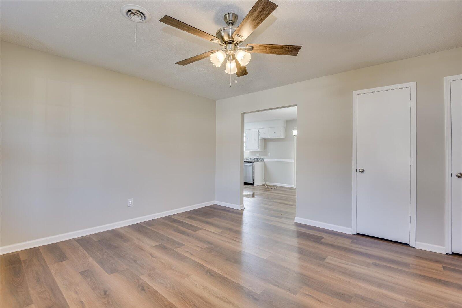 4548 Colonial Road