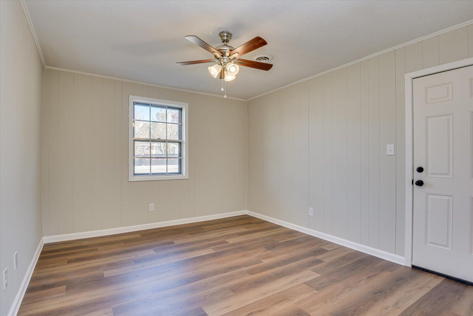 4548 Colonial Road