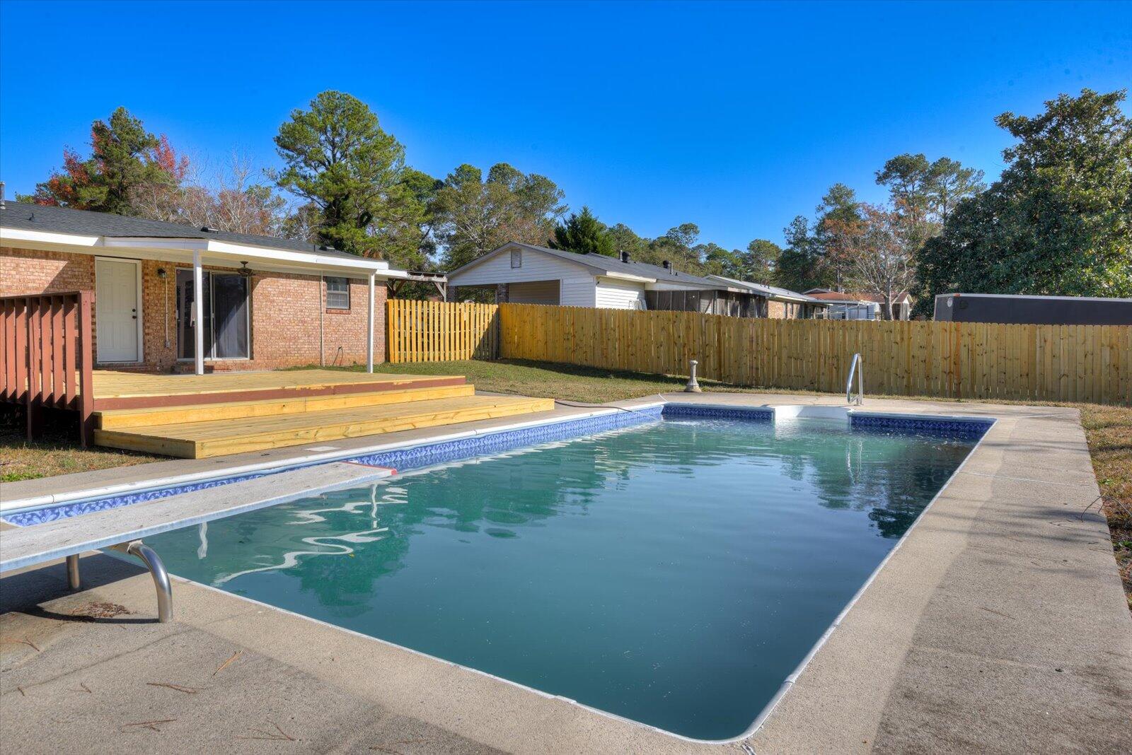 4548 Colonial Road