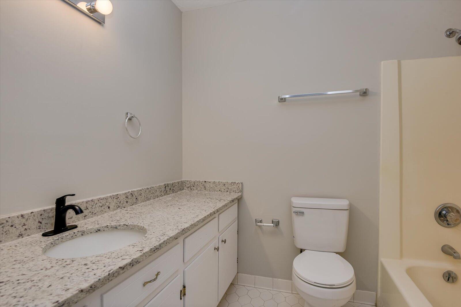 4548 Colonial Road