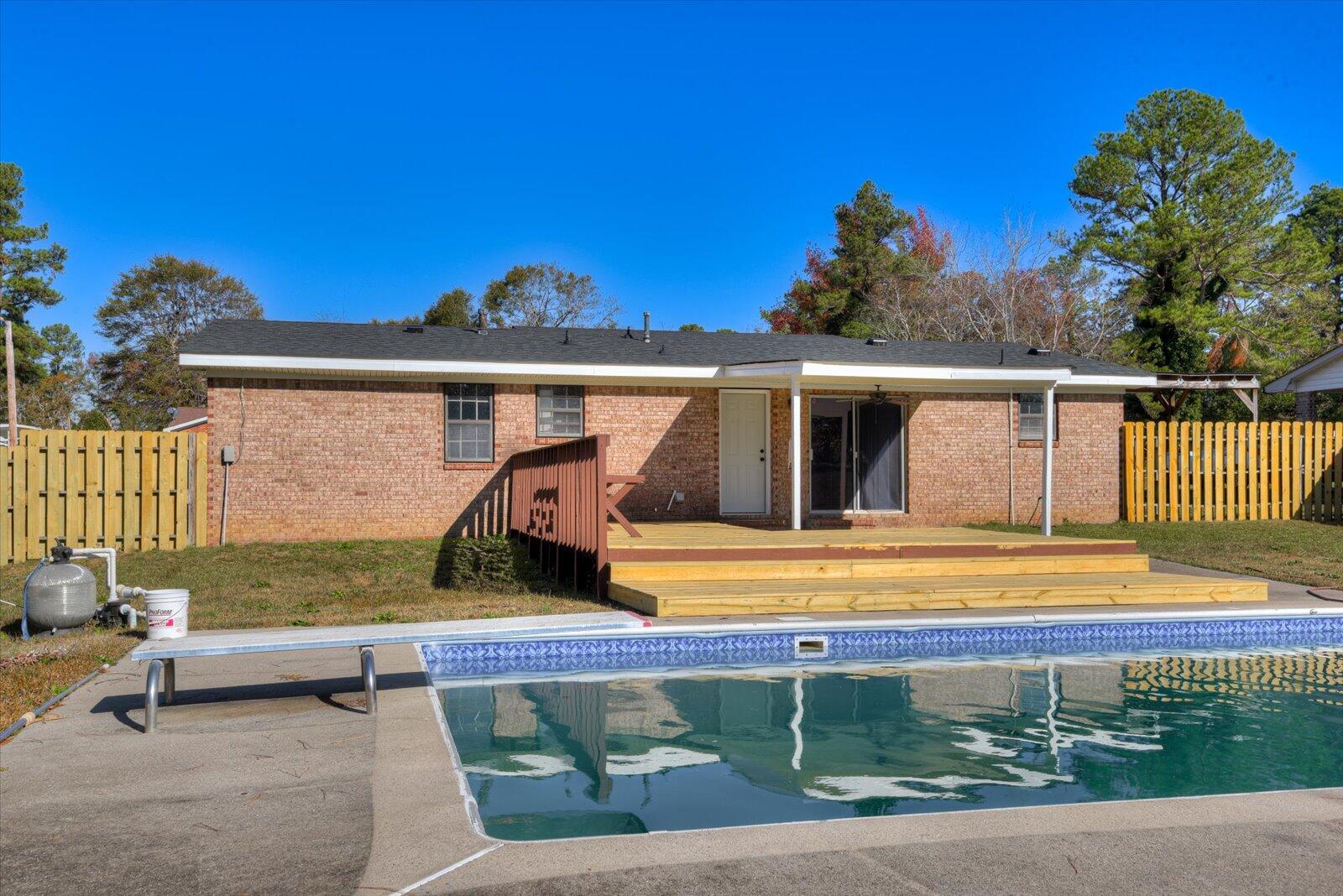4548 Colonial Road