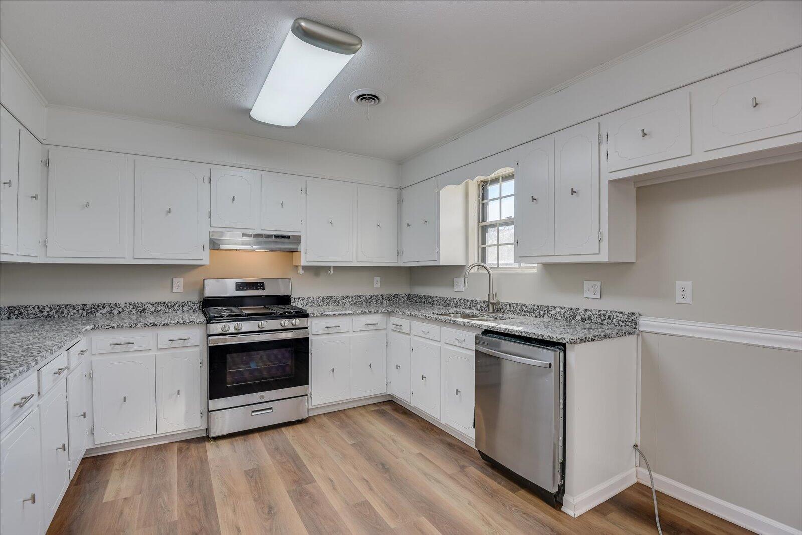 4548 Colonial Road
