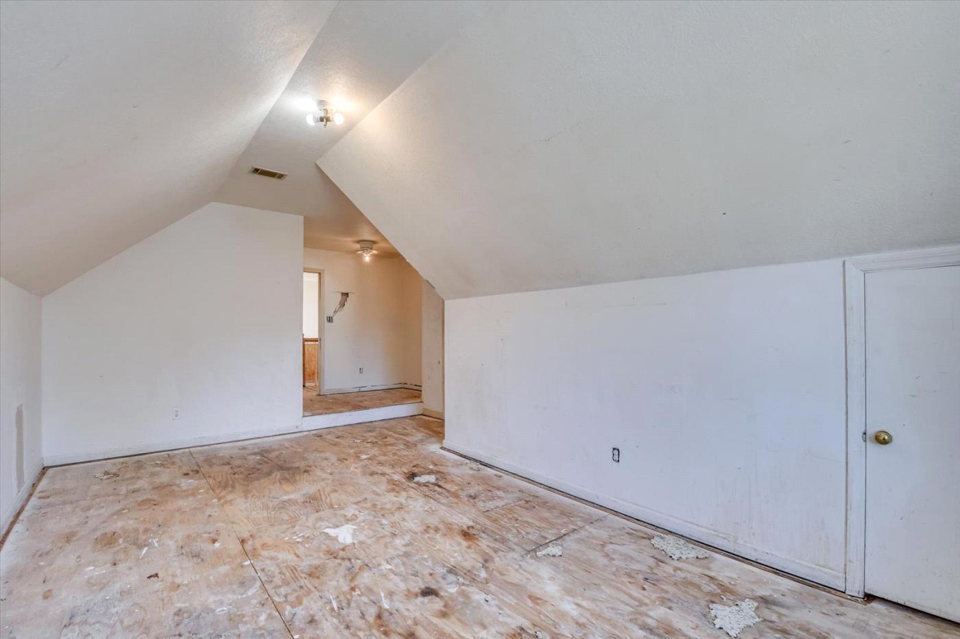 962 Hunting Horn Way