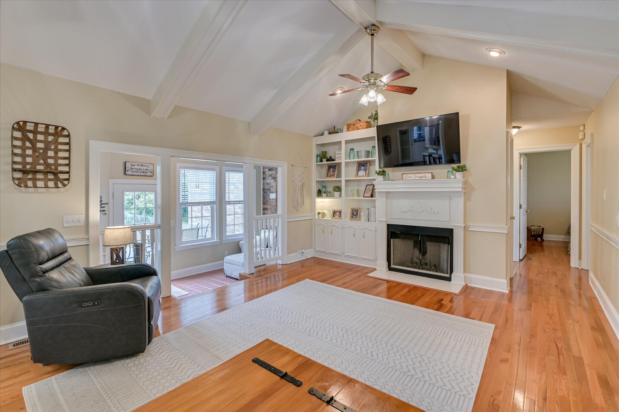 441 Vaughn Road