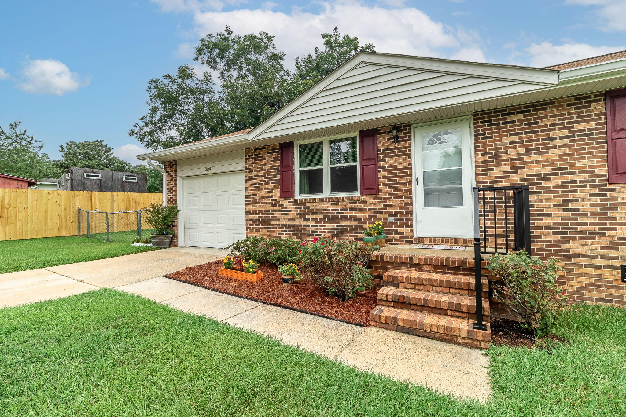 125 Mcgahee Ave