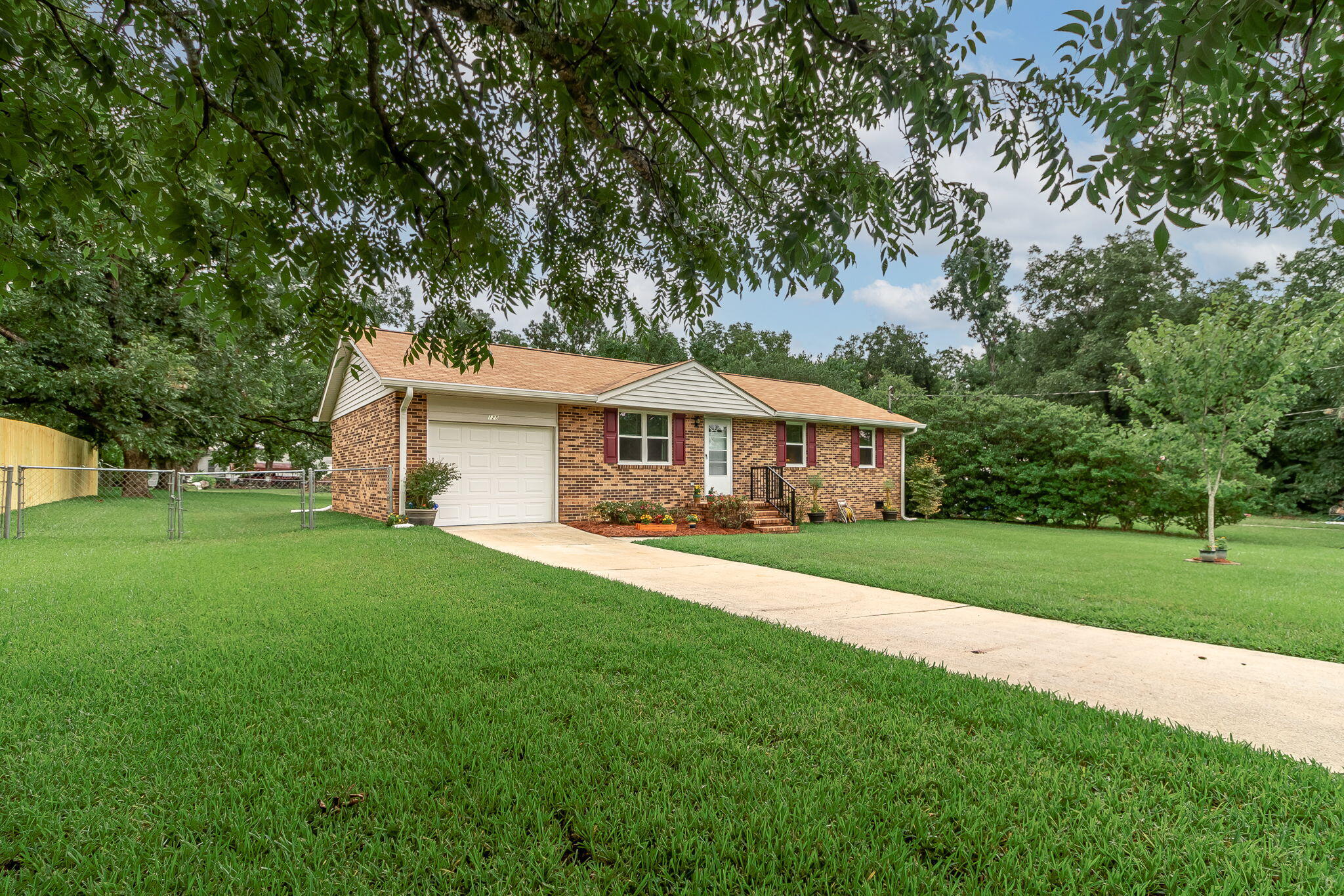 125 Mcgahee Ave