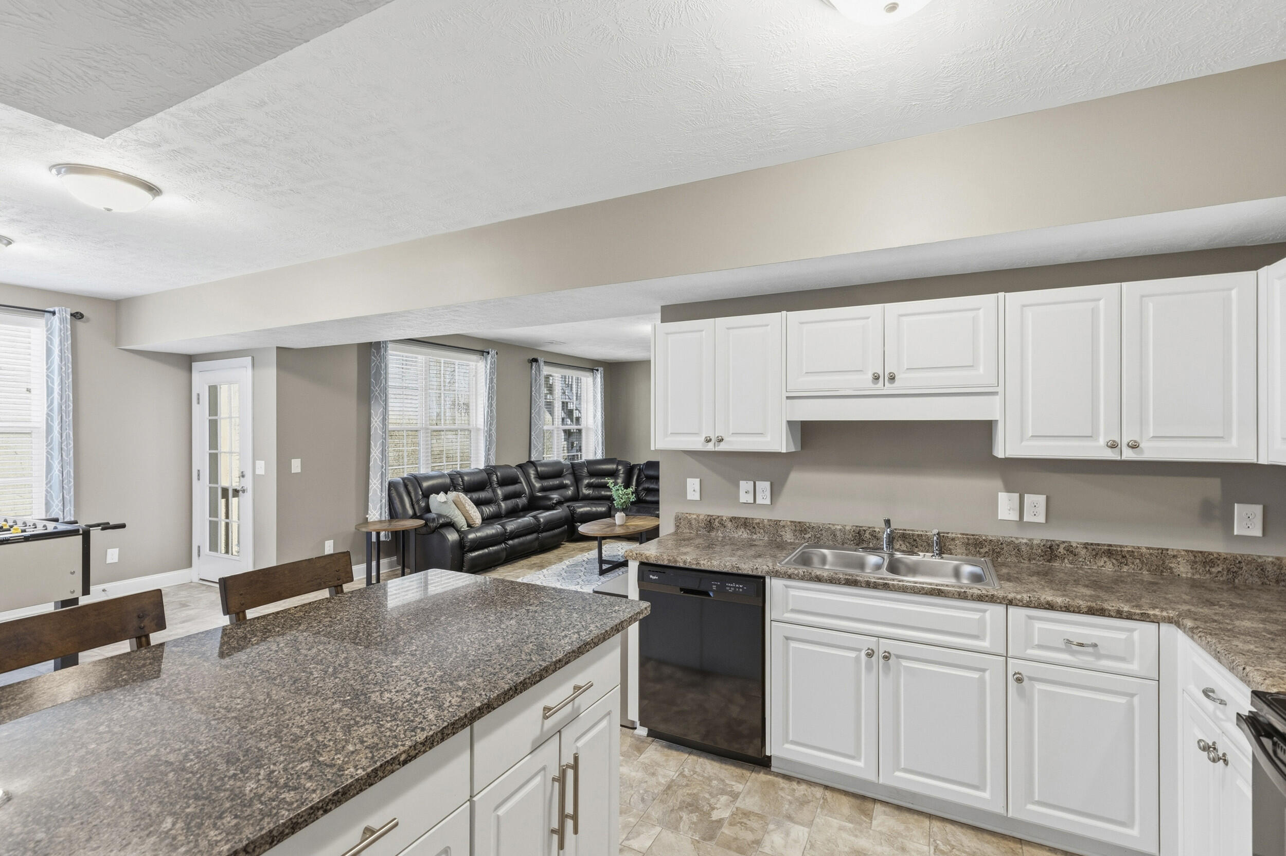 2551 Ravenna Lane