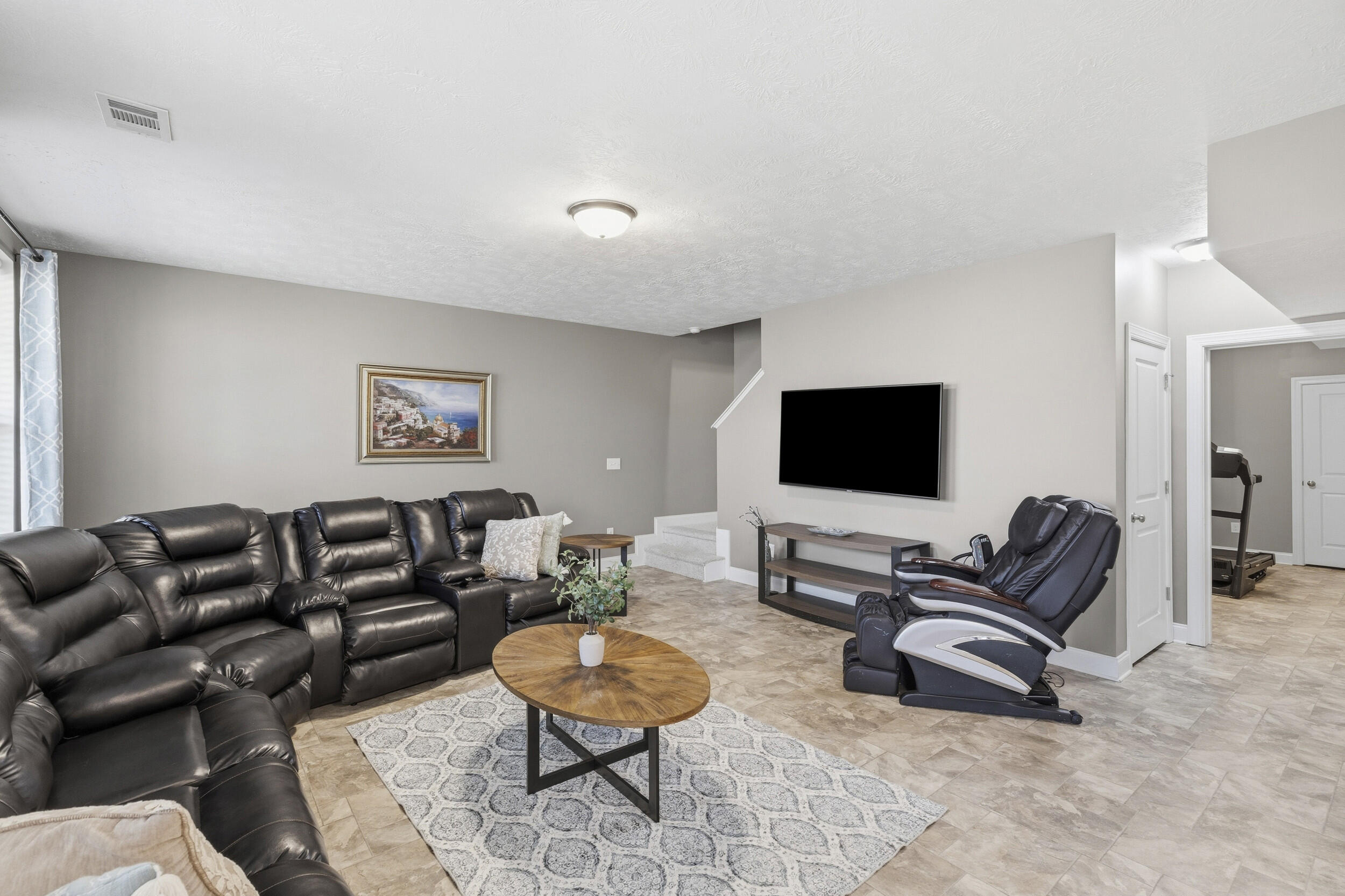 2551 Ravenna Lane