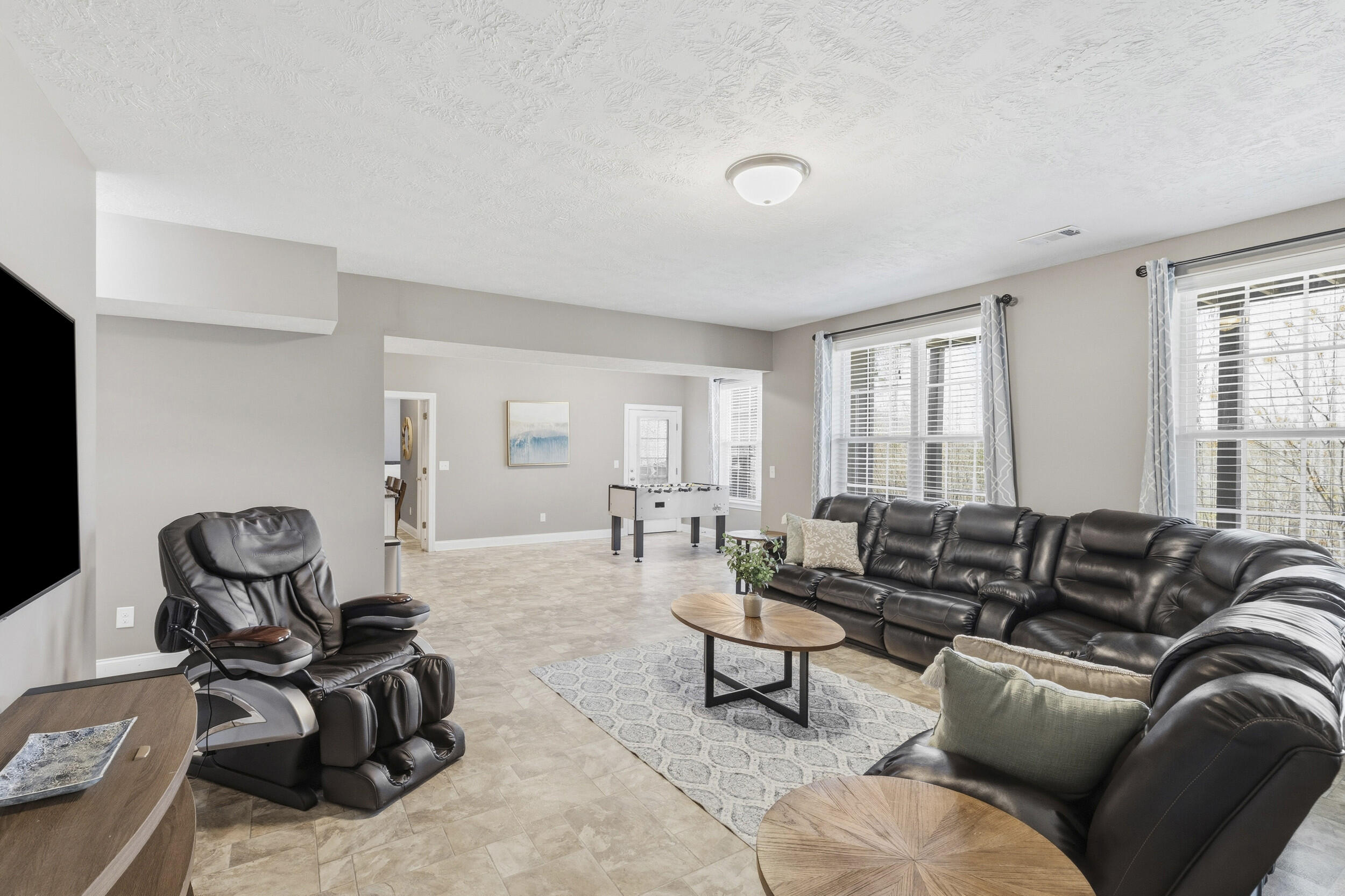 2551 Ravenna Lane