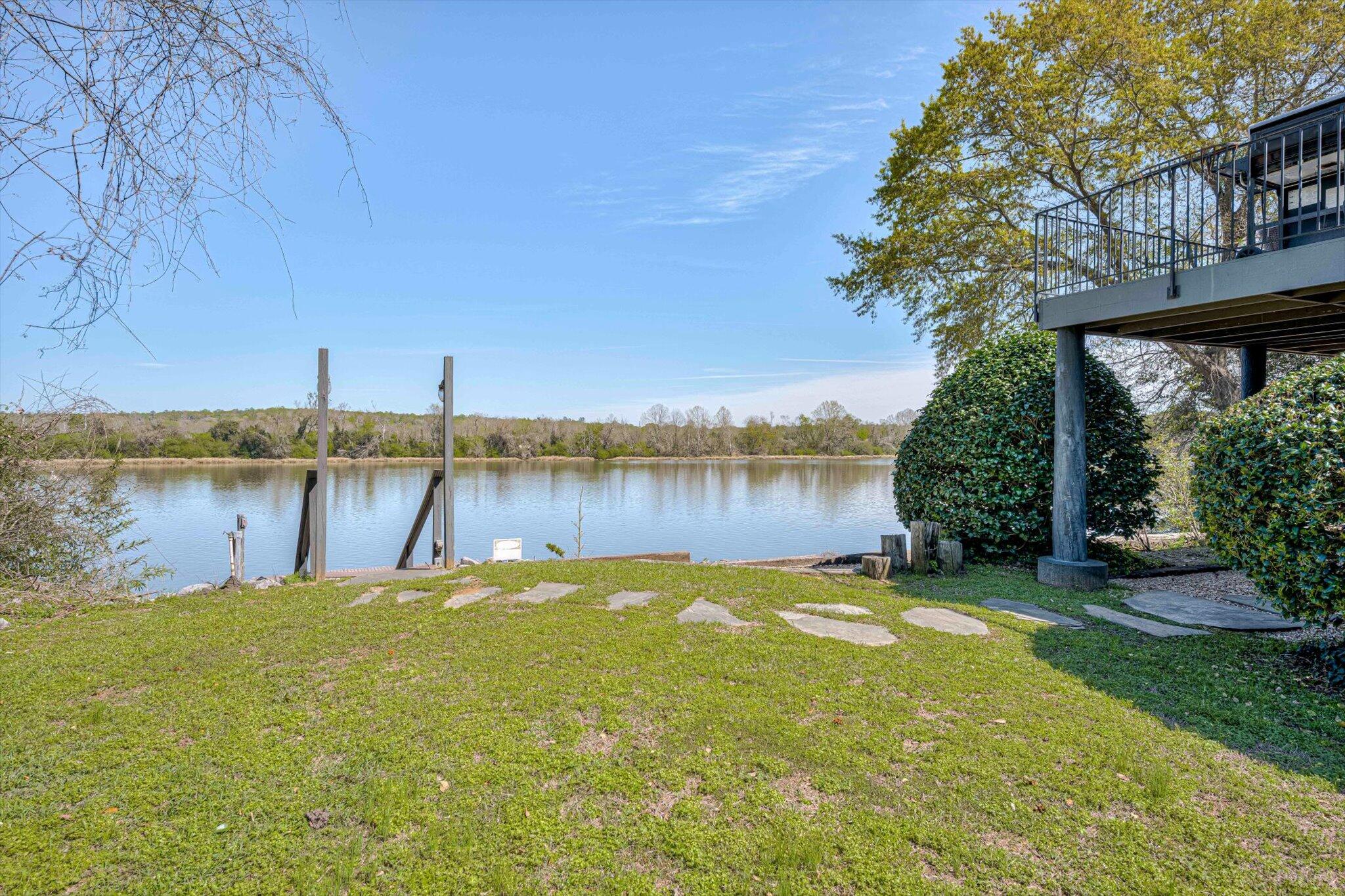 55 Alberclauss Drive