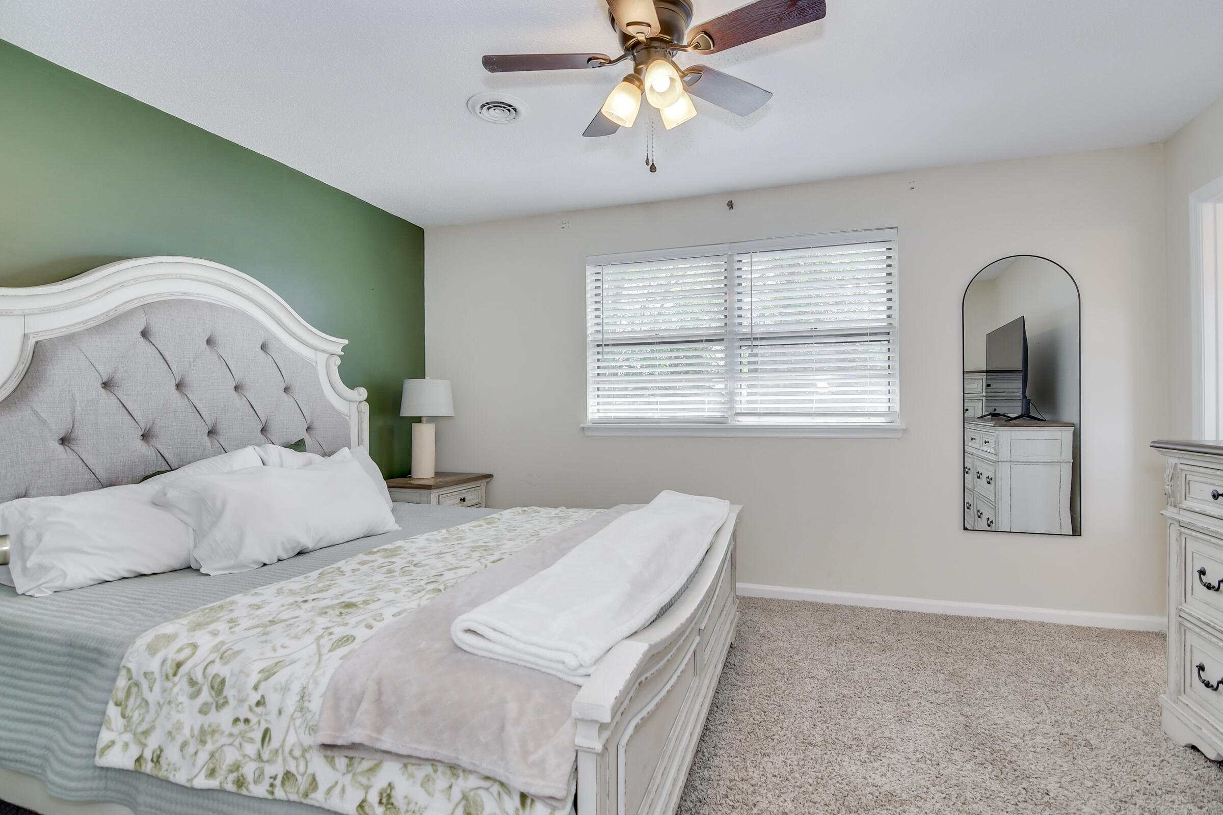 275 Hinman Court