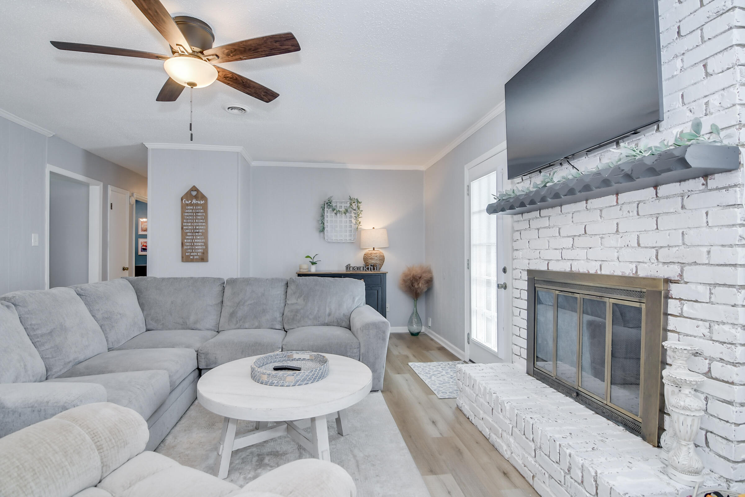 275 Hinman Court