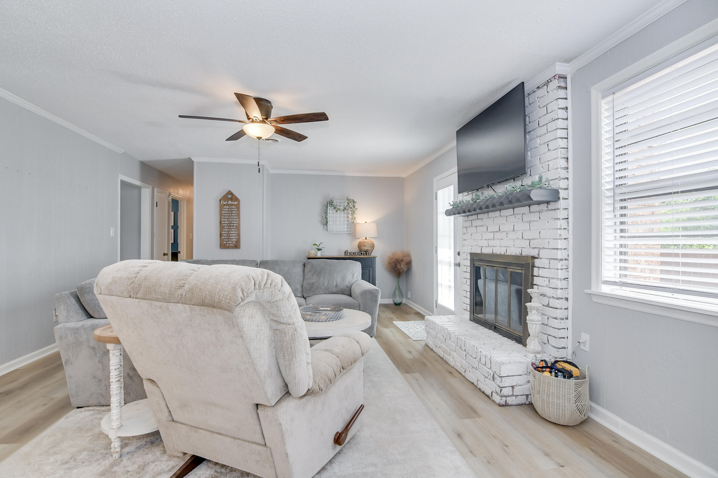 275 Hinman Court