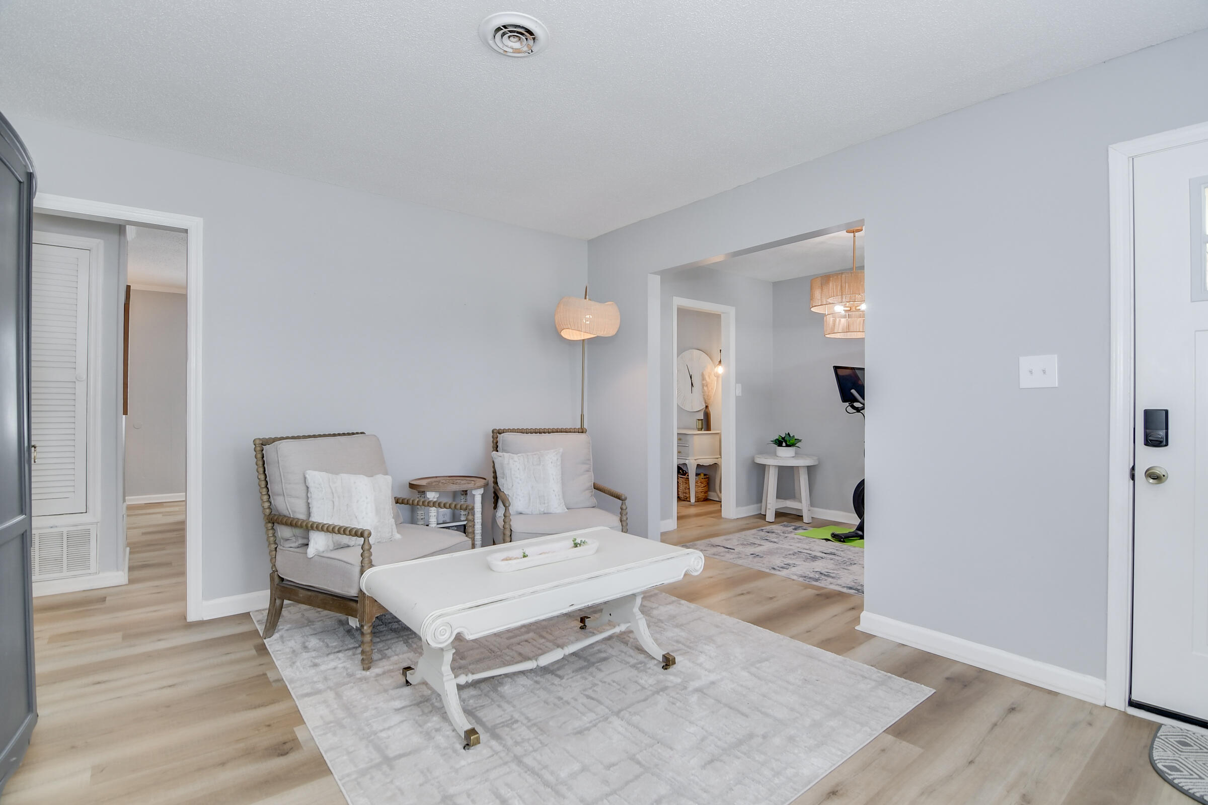 275 Hinman Court