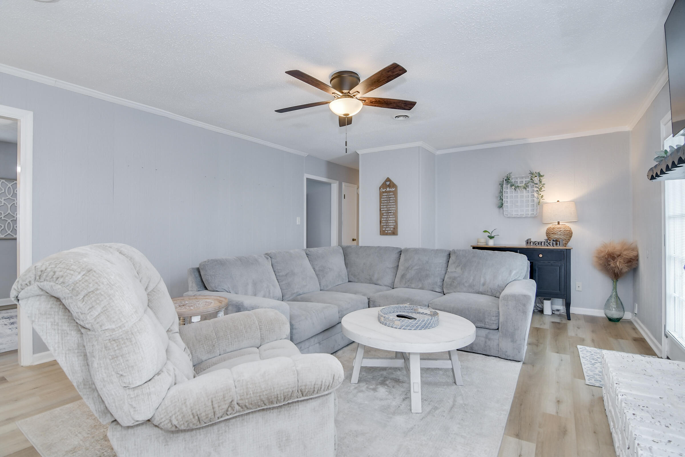 275 Hinman Court