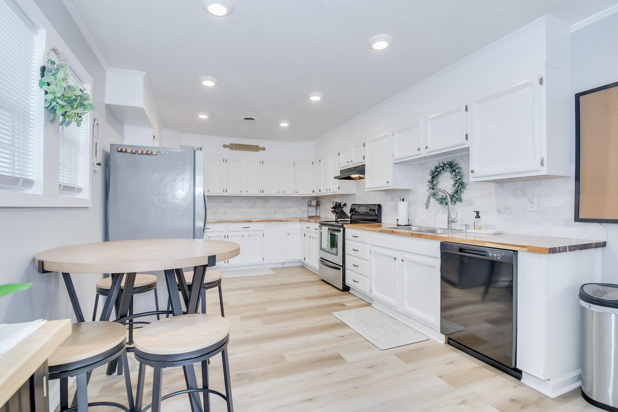 275 Hinman Court