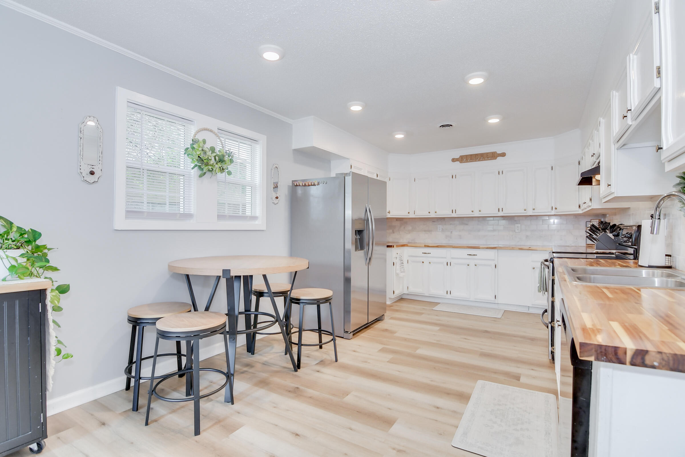 275 Hinman Court