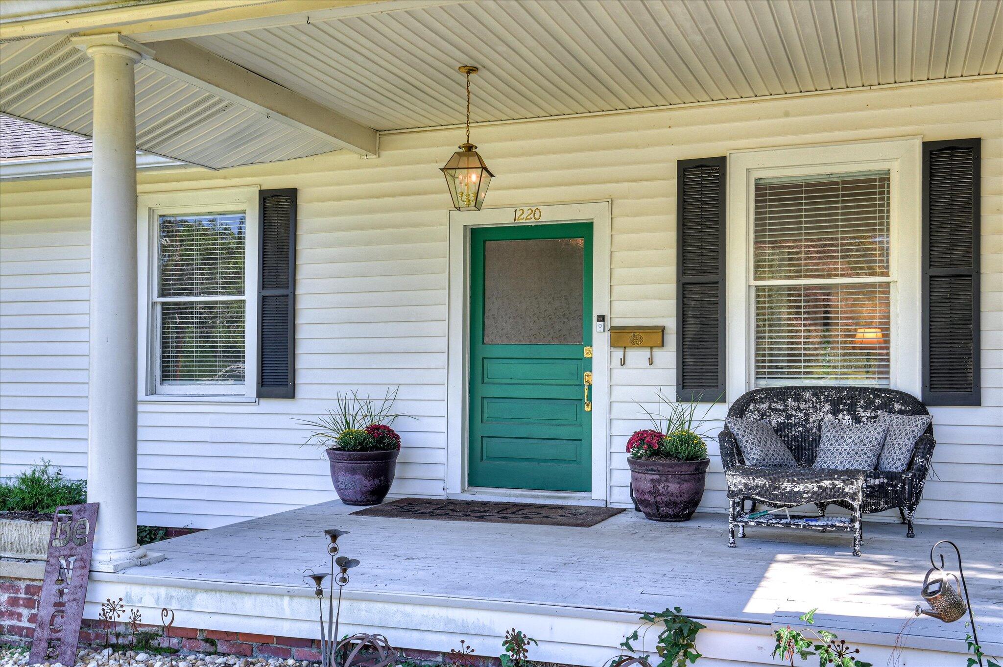 1220 Hickman Road