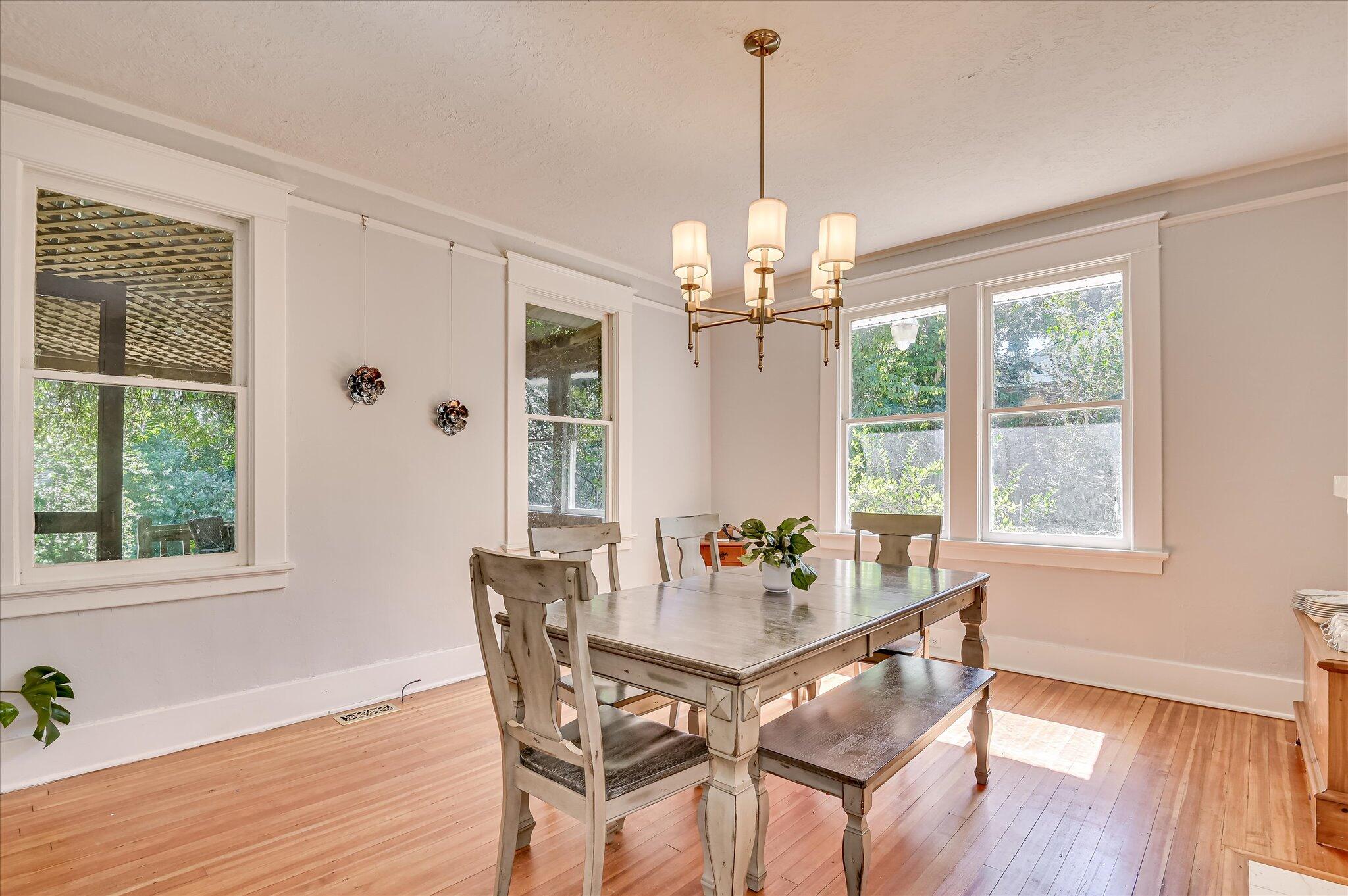 1220 Hickman Road
