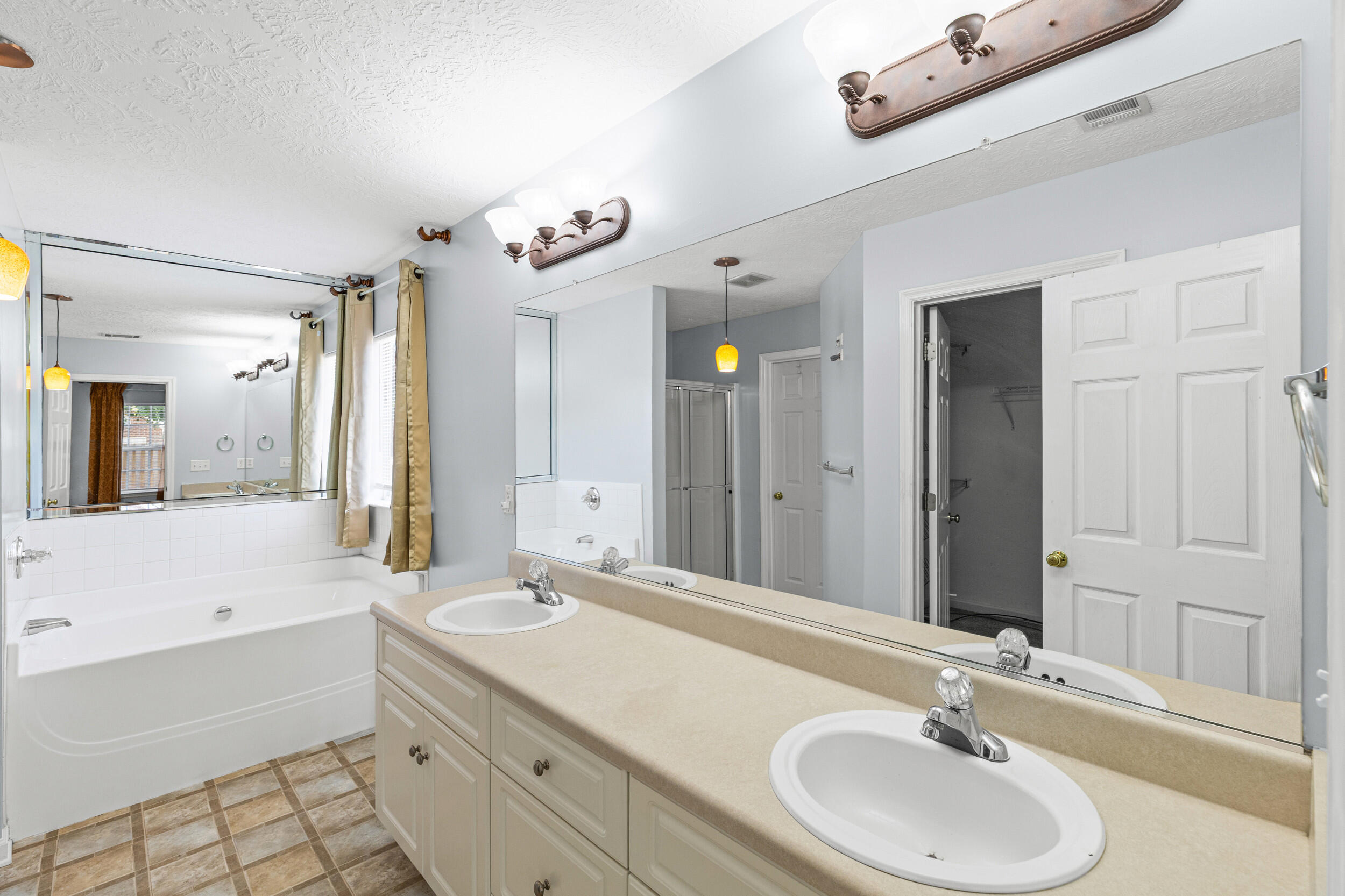 175 Cottonwood Court
