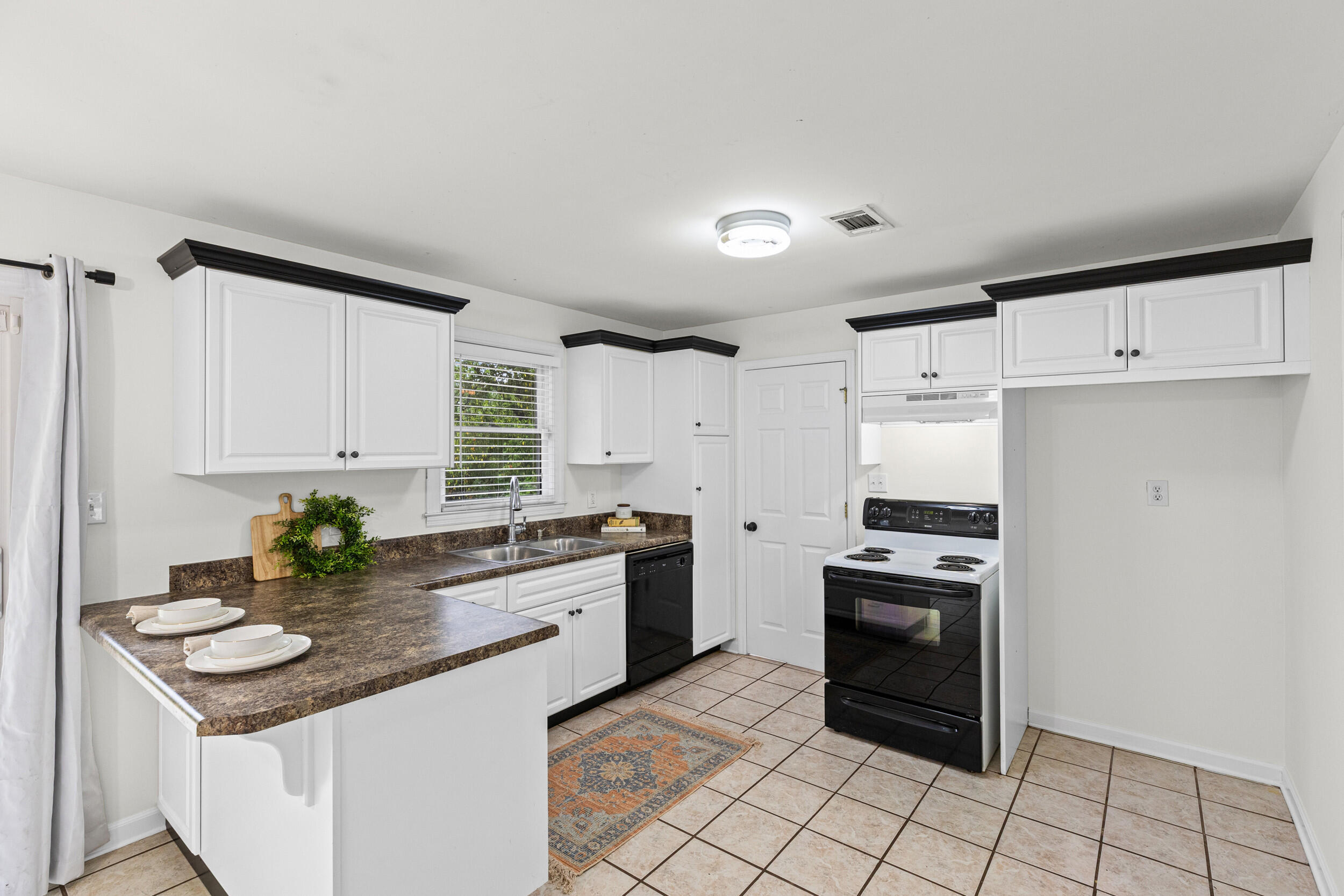 3322 Westcliffe Court
