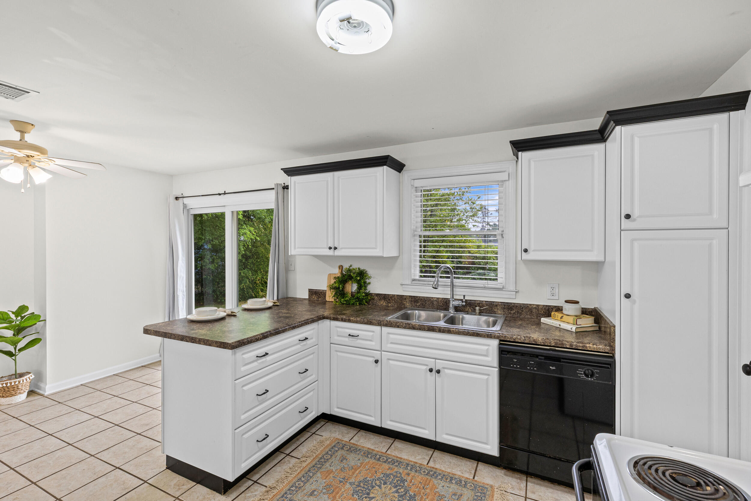 3322 Westcliffe Court