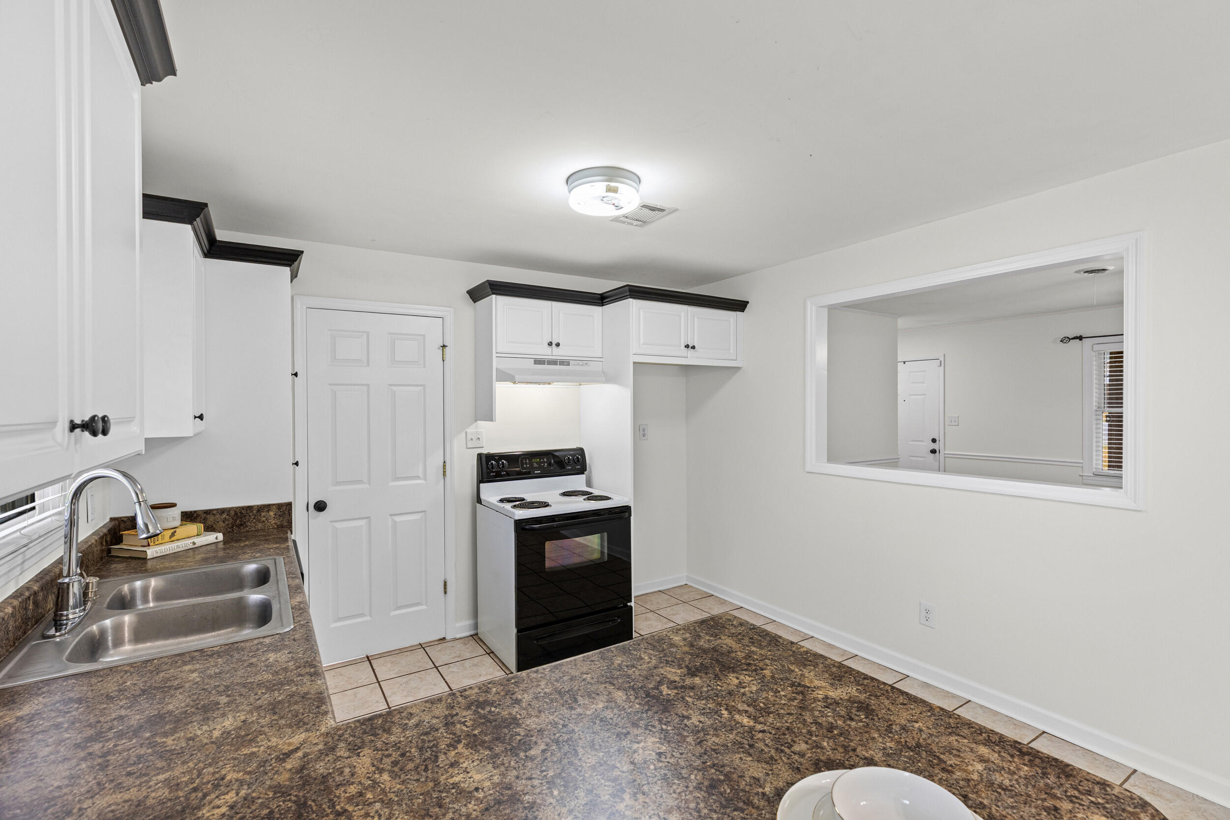 3322 Westcliffe Court