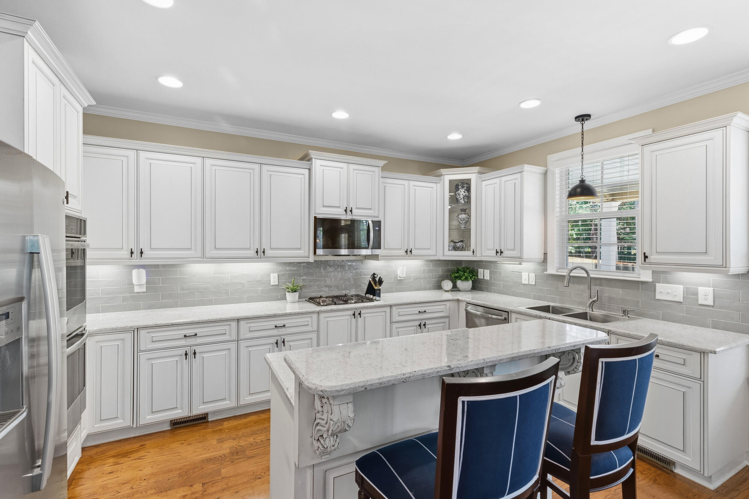 2512 Laurel Drive