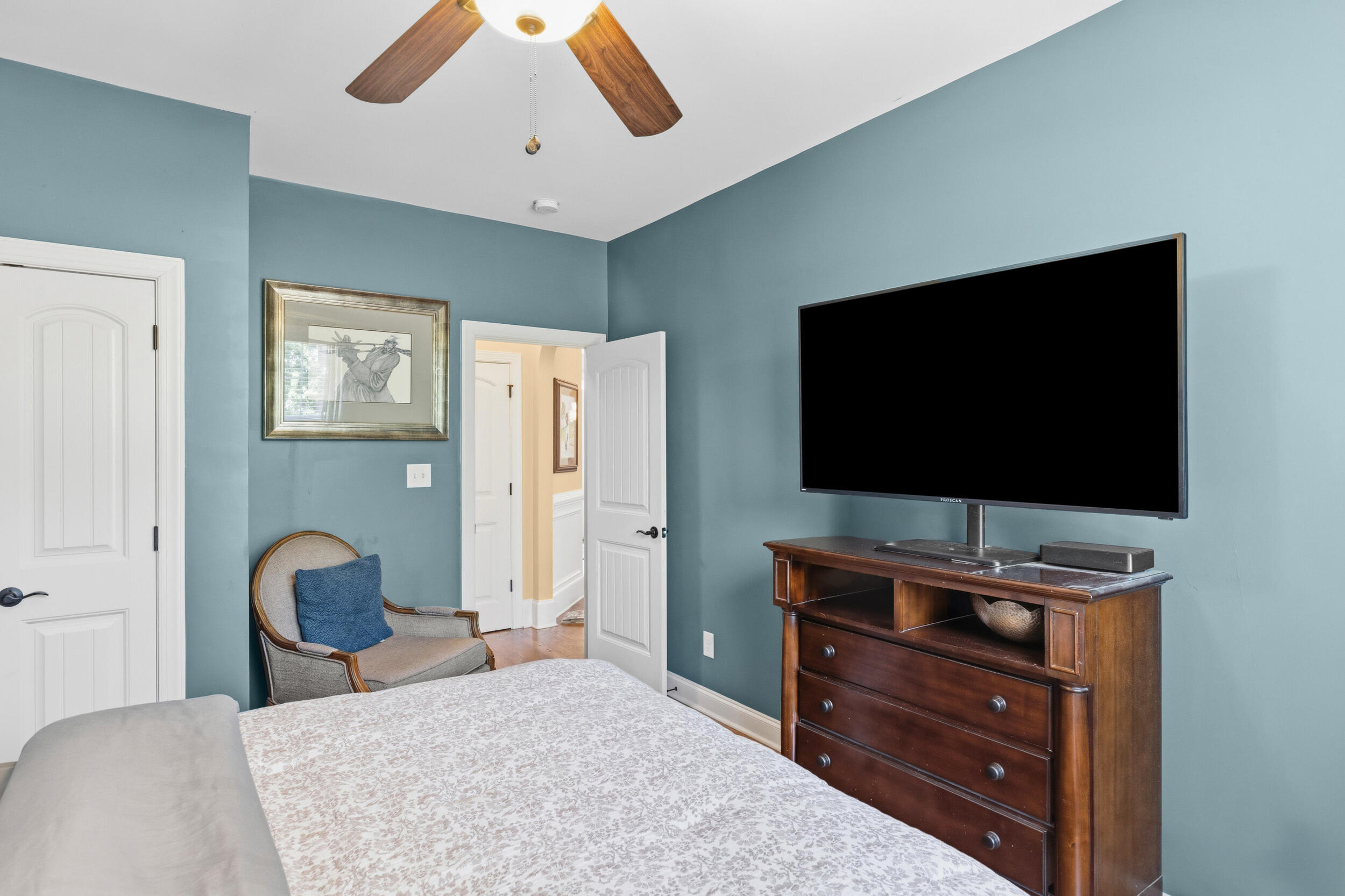 2512 Laurel Drive
