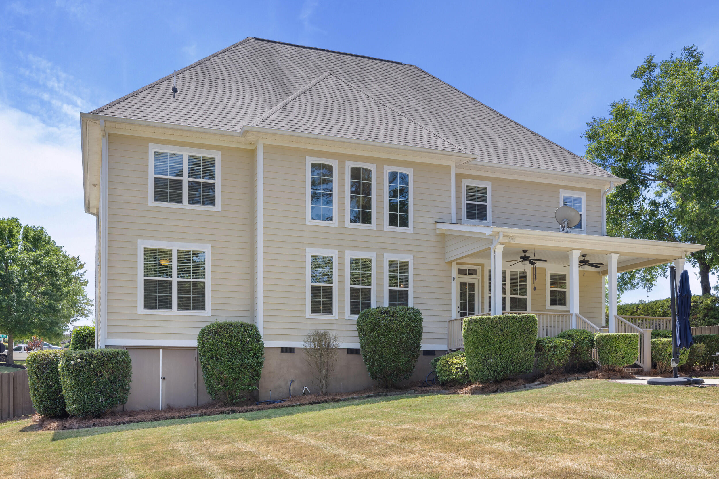 2512 Laurel Drive